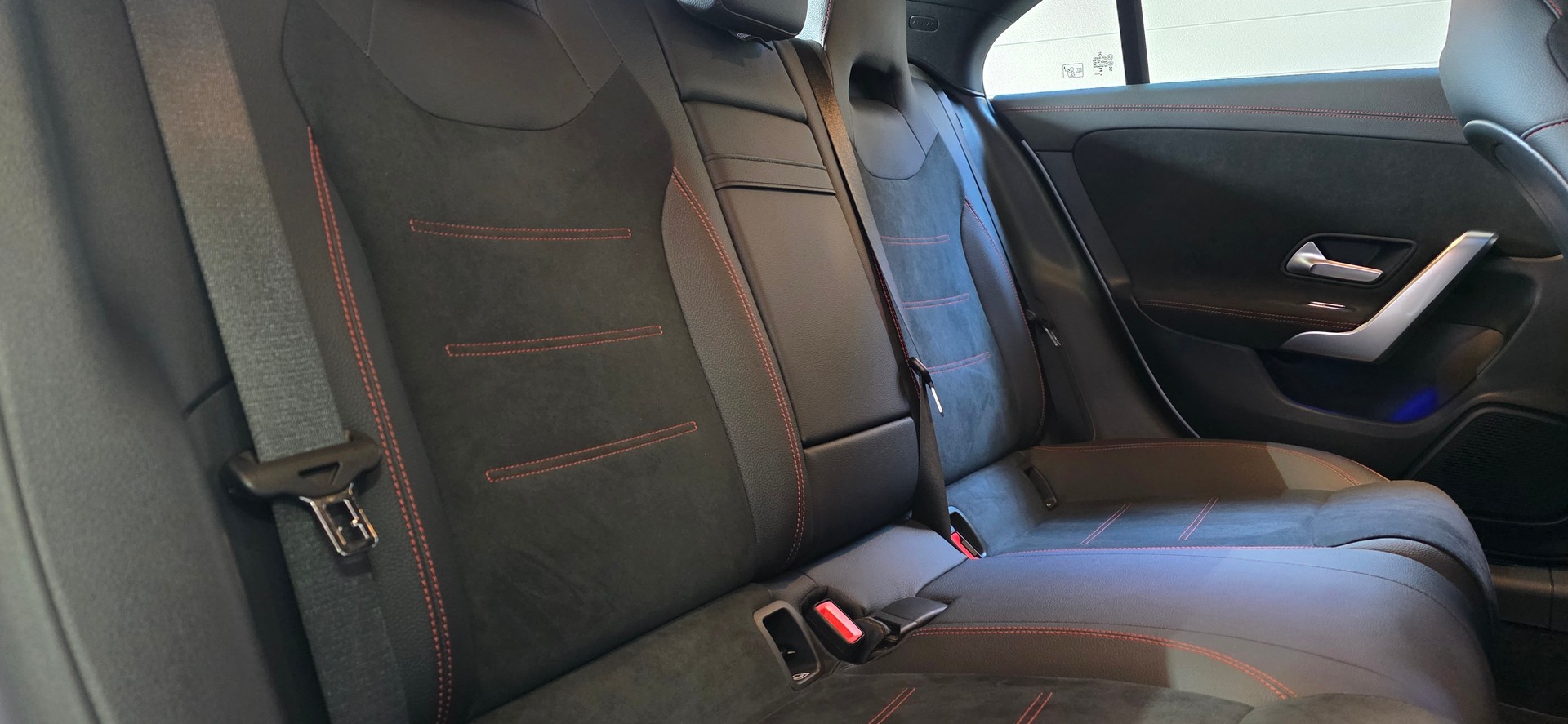 MERCEDES-BENZ CLA 220 d 8G-DCT Amg Line *Aktiver Bremsassitent/Spurhalteassisten*Sitzheizung*Ambientebeleuchtung*Rückfahrkamera*-image-26
