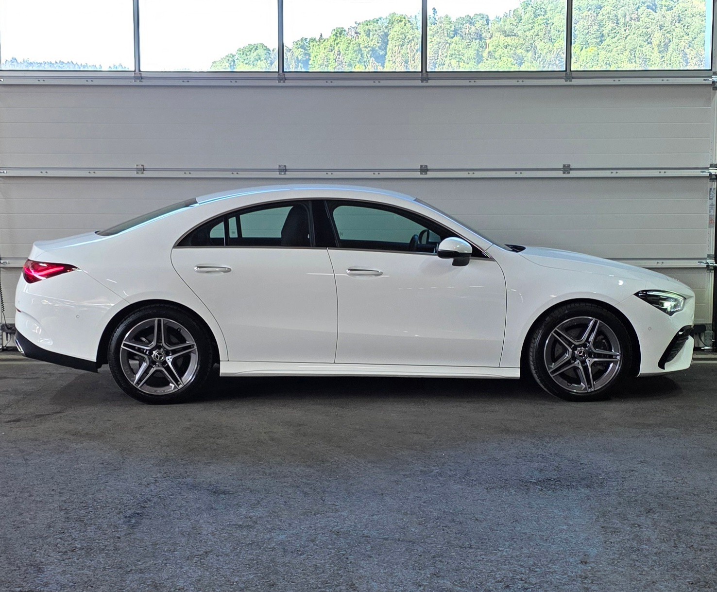 MERCEDES-BENZ CLA 220 d 8G-DCT Amg Line *Aktiver Bremsassitent/Spurhalteassisten*Sitzheizung*Ambientebeleuchtung*Rückfahrkamera*-image-5