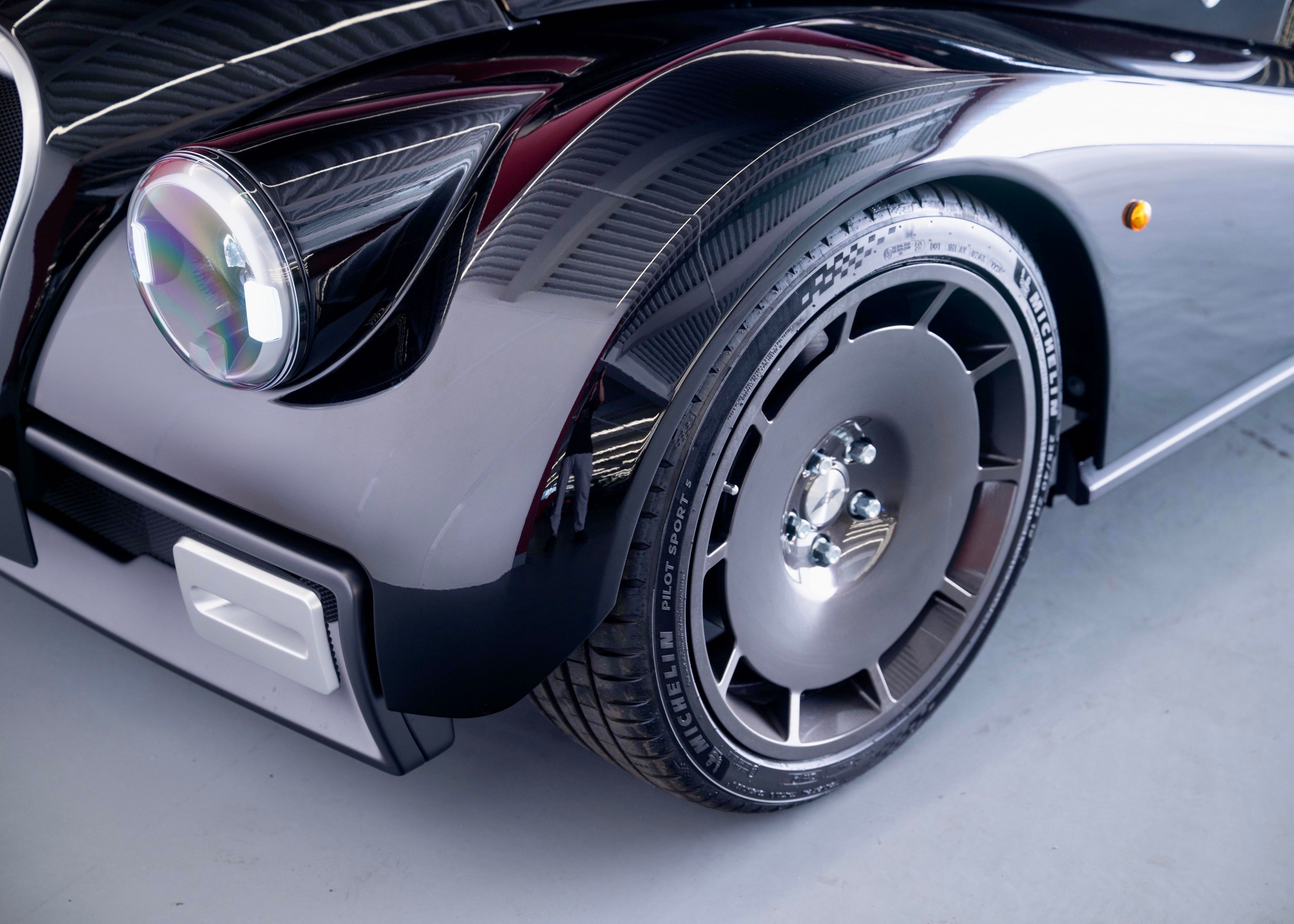Image MORGAN PLUS-SIX Supersport 3.0 Bespoke (New Swiss car, not registered, sports exhaust, hardtop)