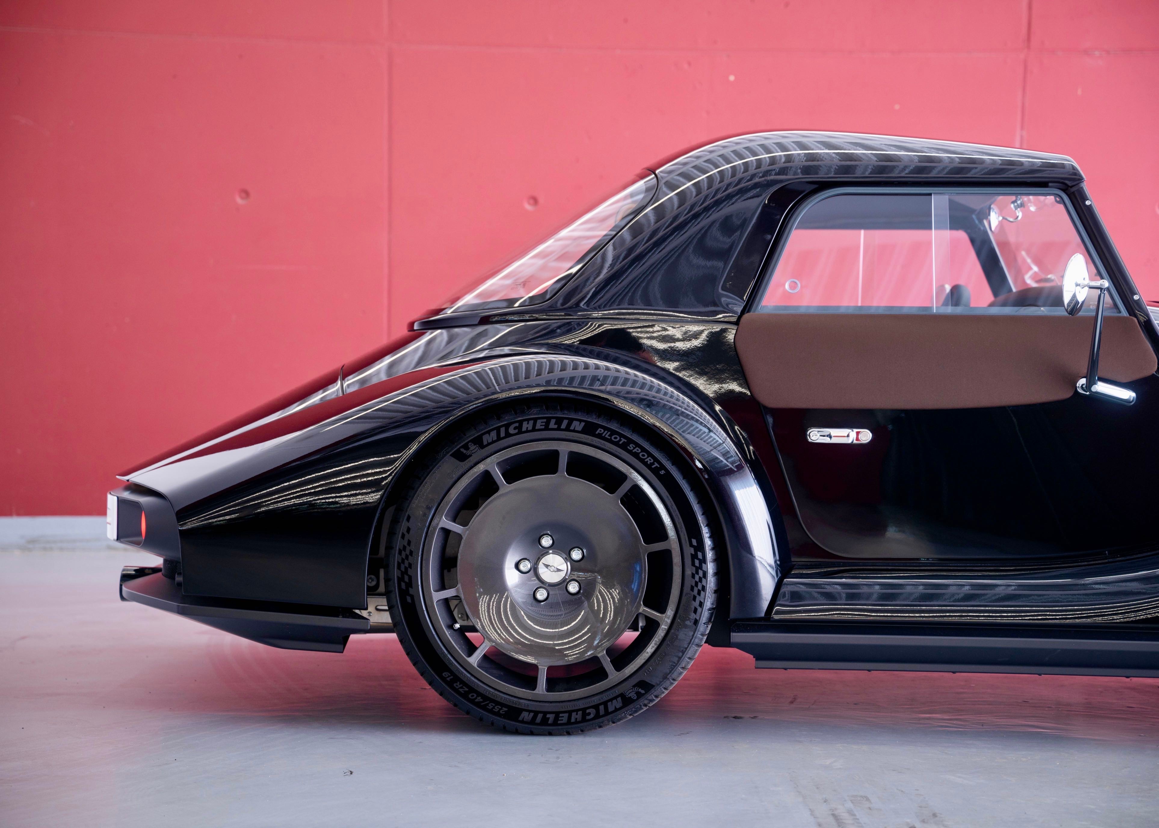 Image MORGAN PLUS-SIX Supersport 3.0 Bespoke (New Swiss car, not registered, sports exhaust, hardtop)