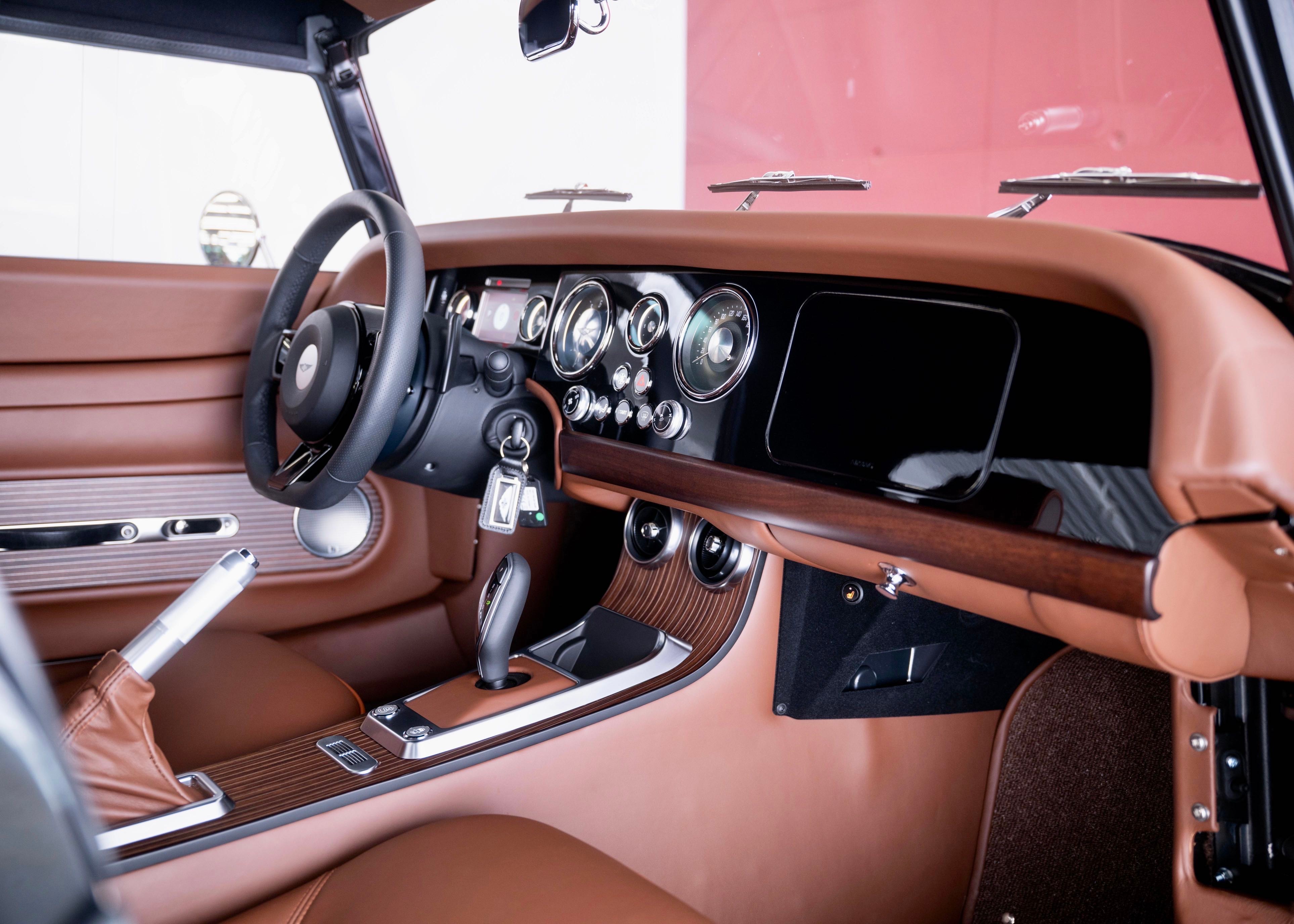 Image MORGAN PLUS-SIX Supersport 3.0 Bespoke (New Swiss car, not registered, sports exhaust, hardtop)