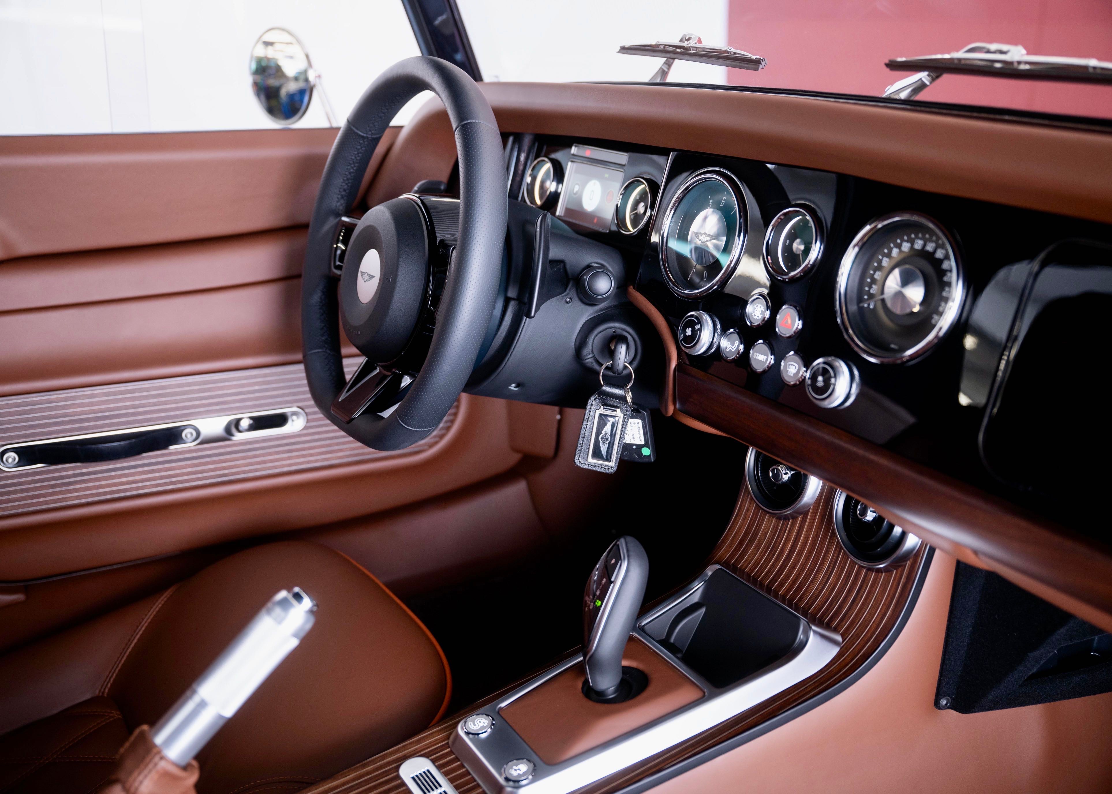 Image MORGAN PLUS-SIX Supersport 3.0 Bespoke (New Swiss car, not registered, sports exhaust, hardtop)