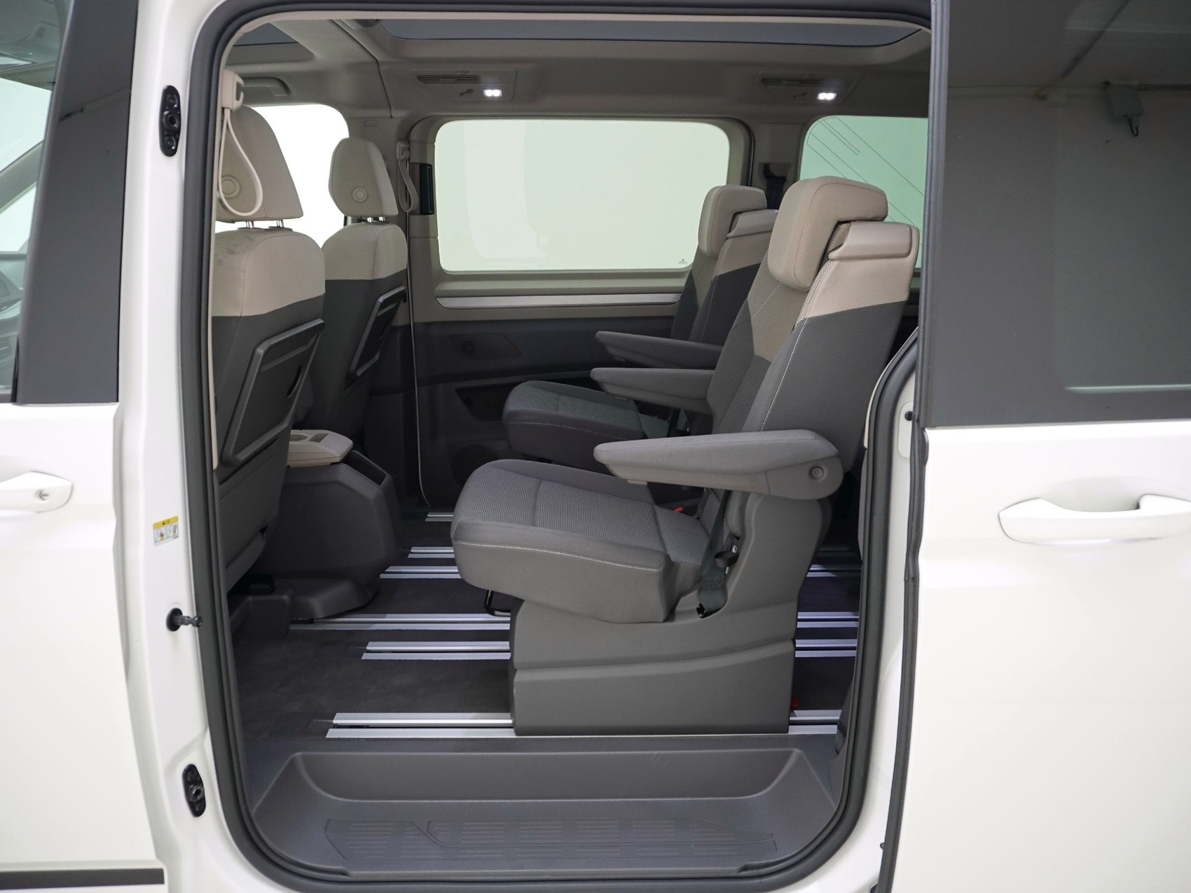 VW Multivan lang 2.0 TDI Life Edition-DSG-image-13