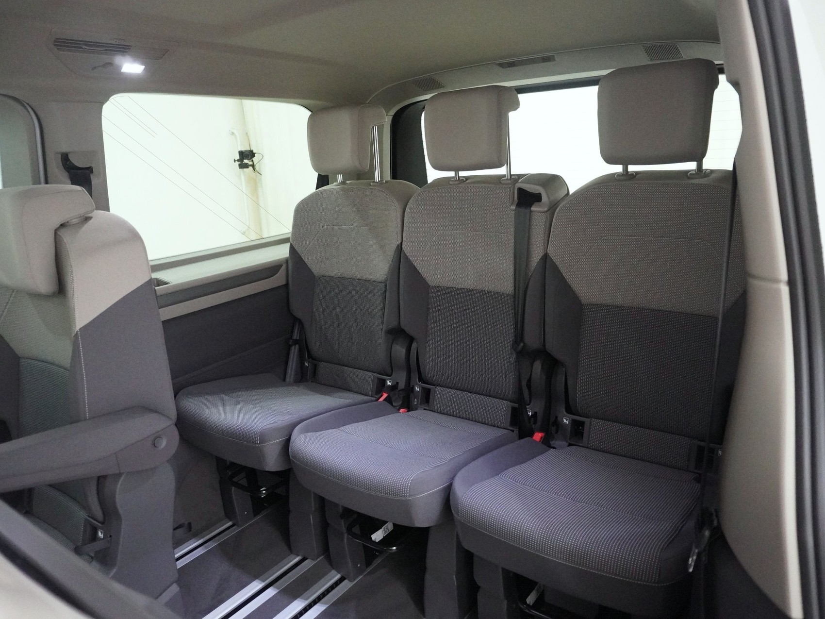 VW Multivan lang 2.0 TDI Life Edition-DSG-image-14