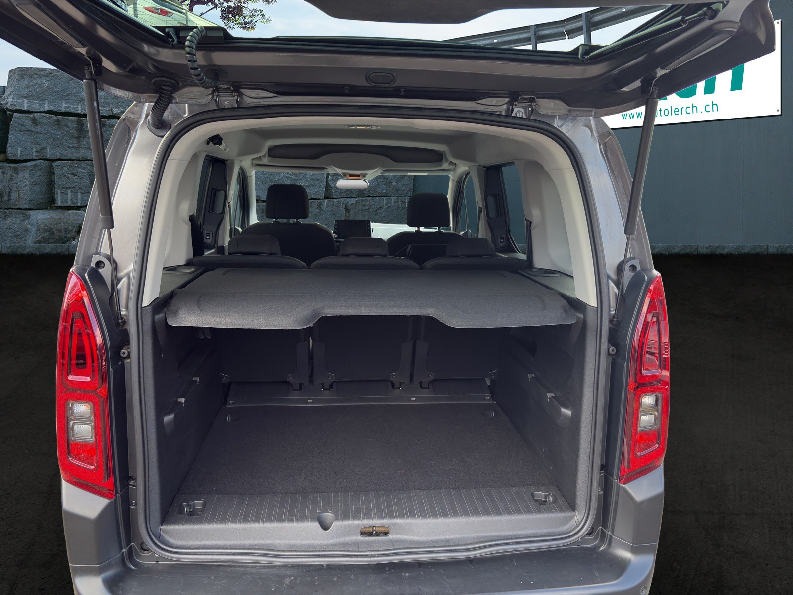 CITROEN Berlingo 1.5 BlueHDi Shine EAT8-image-5
