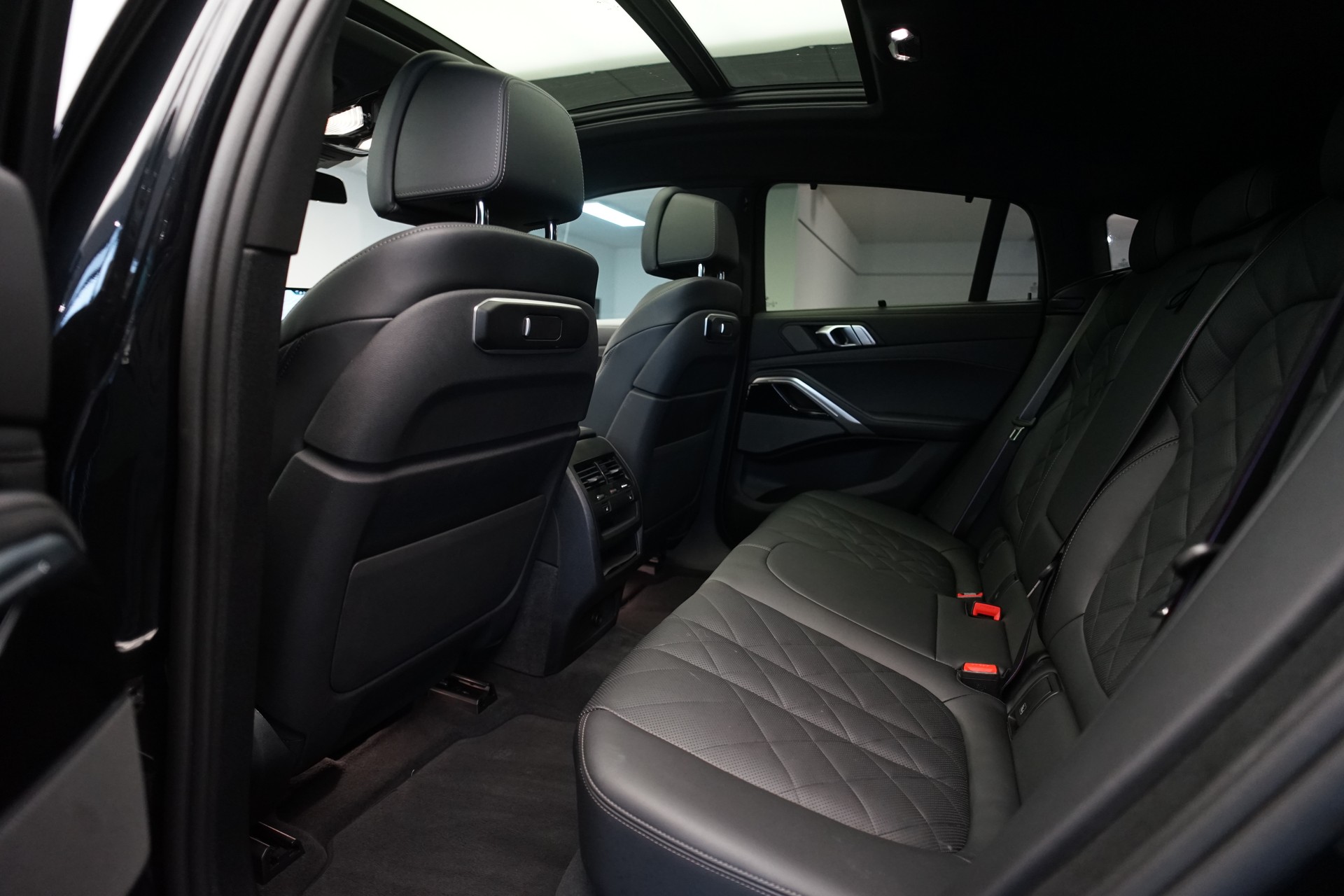 BMW X6 xDrive 48V 40d M Sport Pro Steptronic *Panorama* *AHK* *Standheizung*-image-16