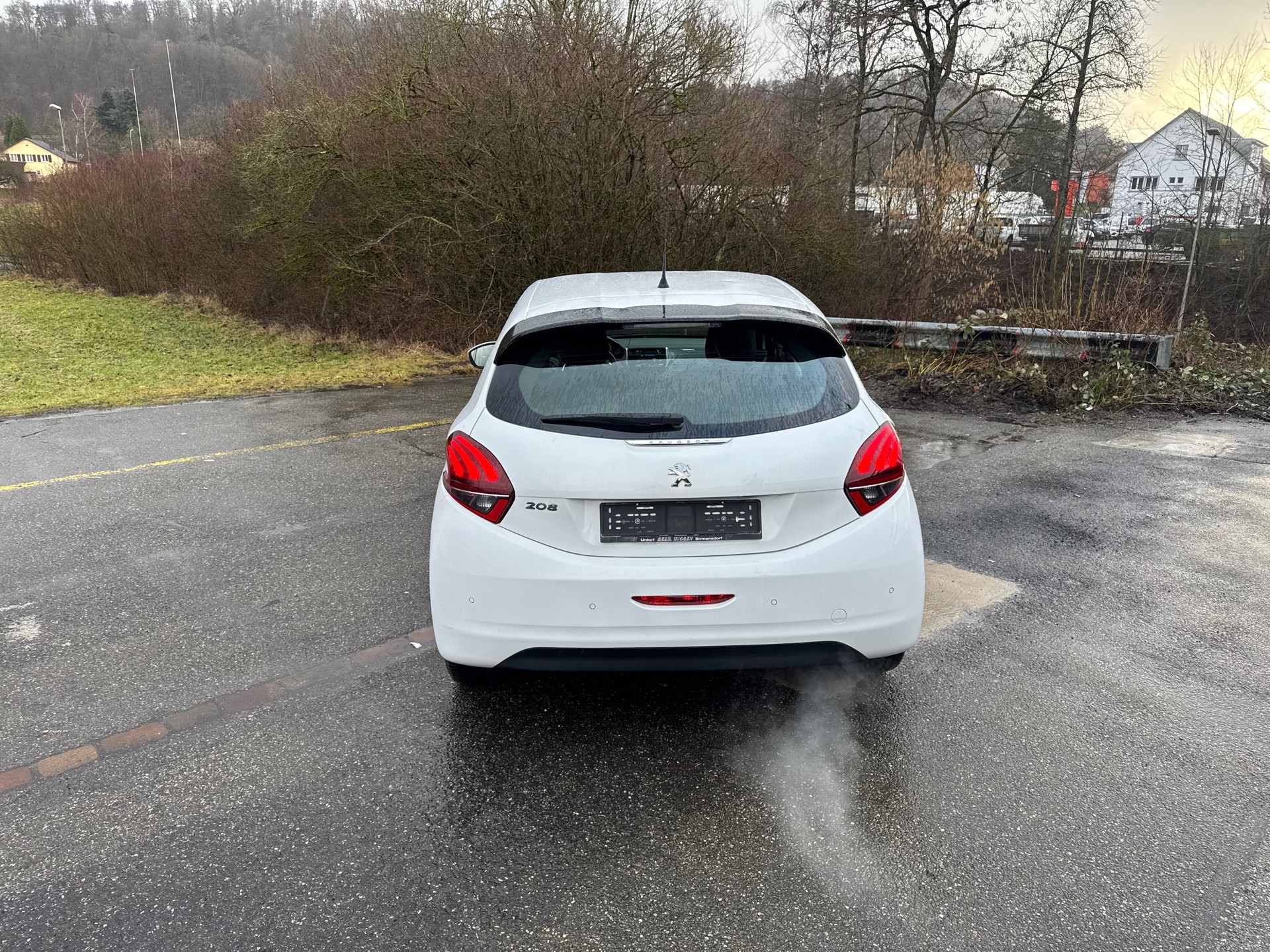 PEUGEOT 208-image-3
