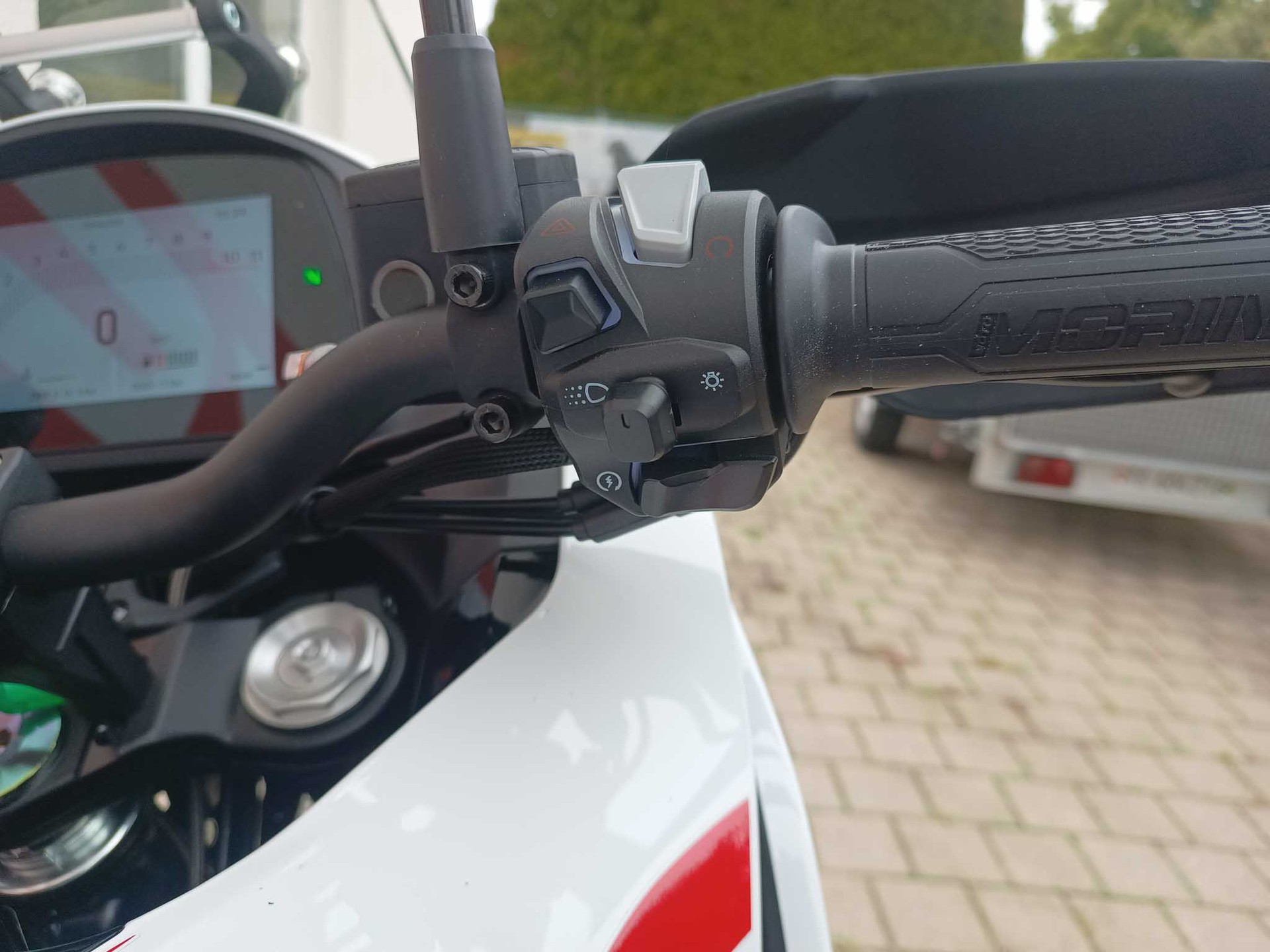 MOTO MORINI X-Cape 700 Gold Edition-image-8