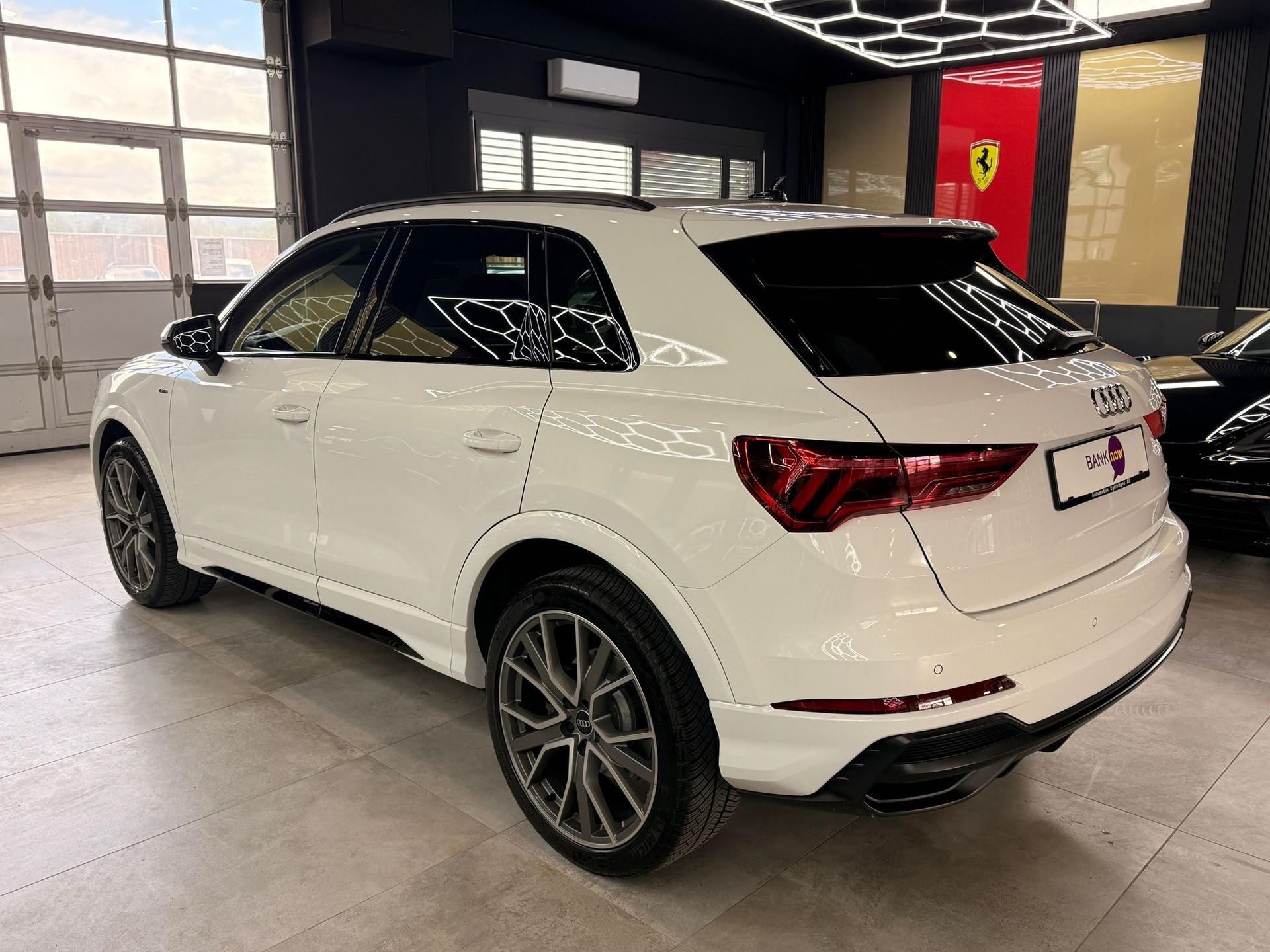 AUDI Q3 40 TDI S line Attraction quattro S-tronic-image-6