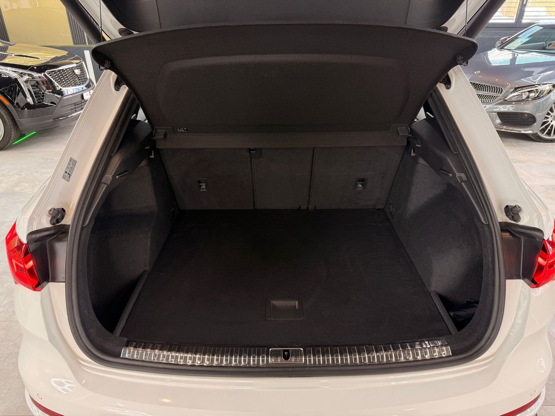 AUDI Q3 40 TDI S line Attraction quattro S-tronic-image-15