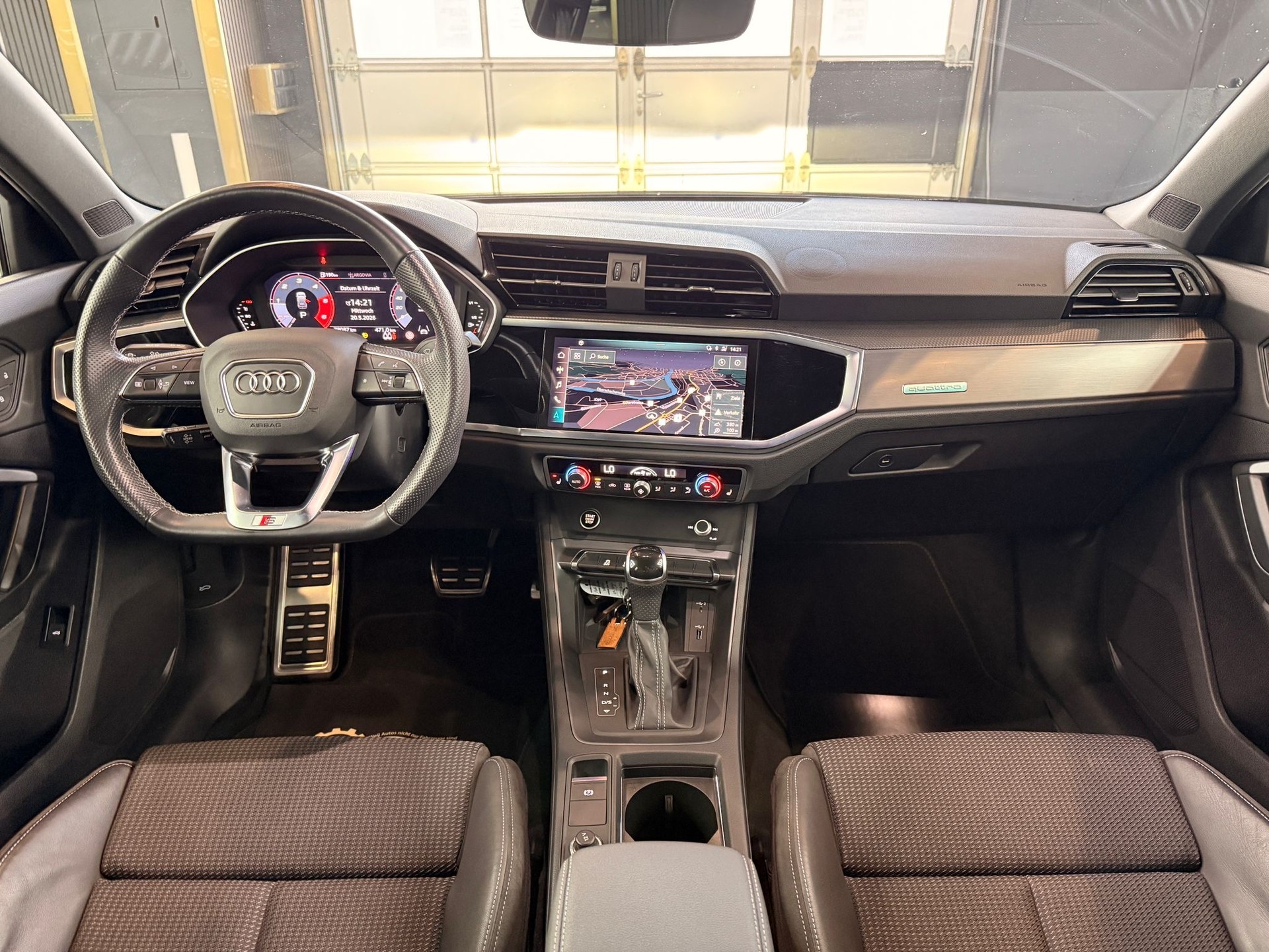 AUDI Q3 40 TDI S line Attraction quattro S-tronic-image-12