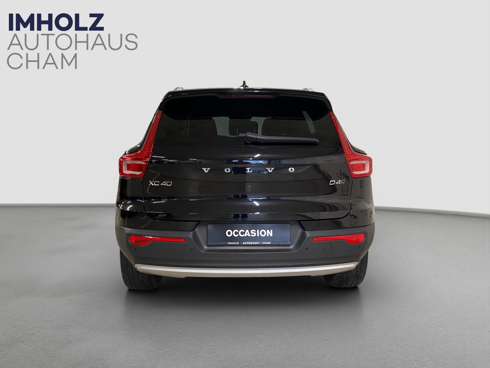 VOLVO XC40 2.0 D4 Momentum AWD-image-3