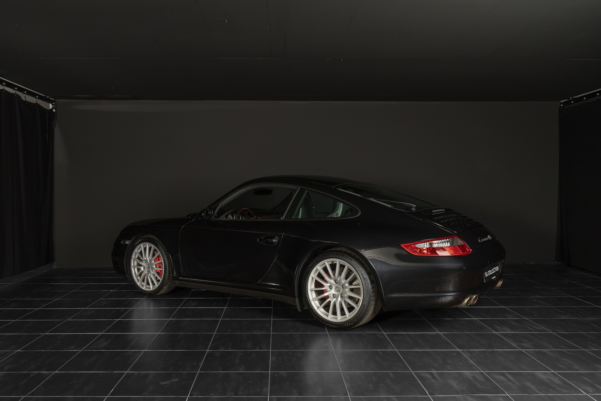 PORSCHE 911 Carrera 4S-image-4