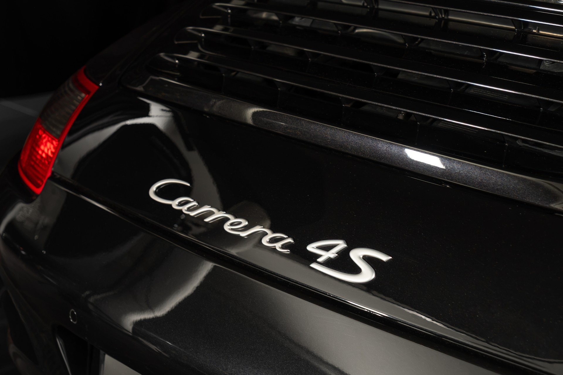 PORSCHE 911 Carrera 4S-image-9
