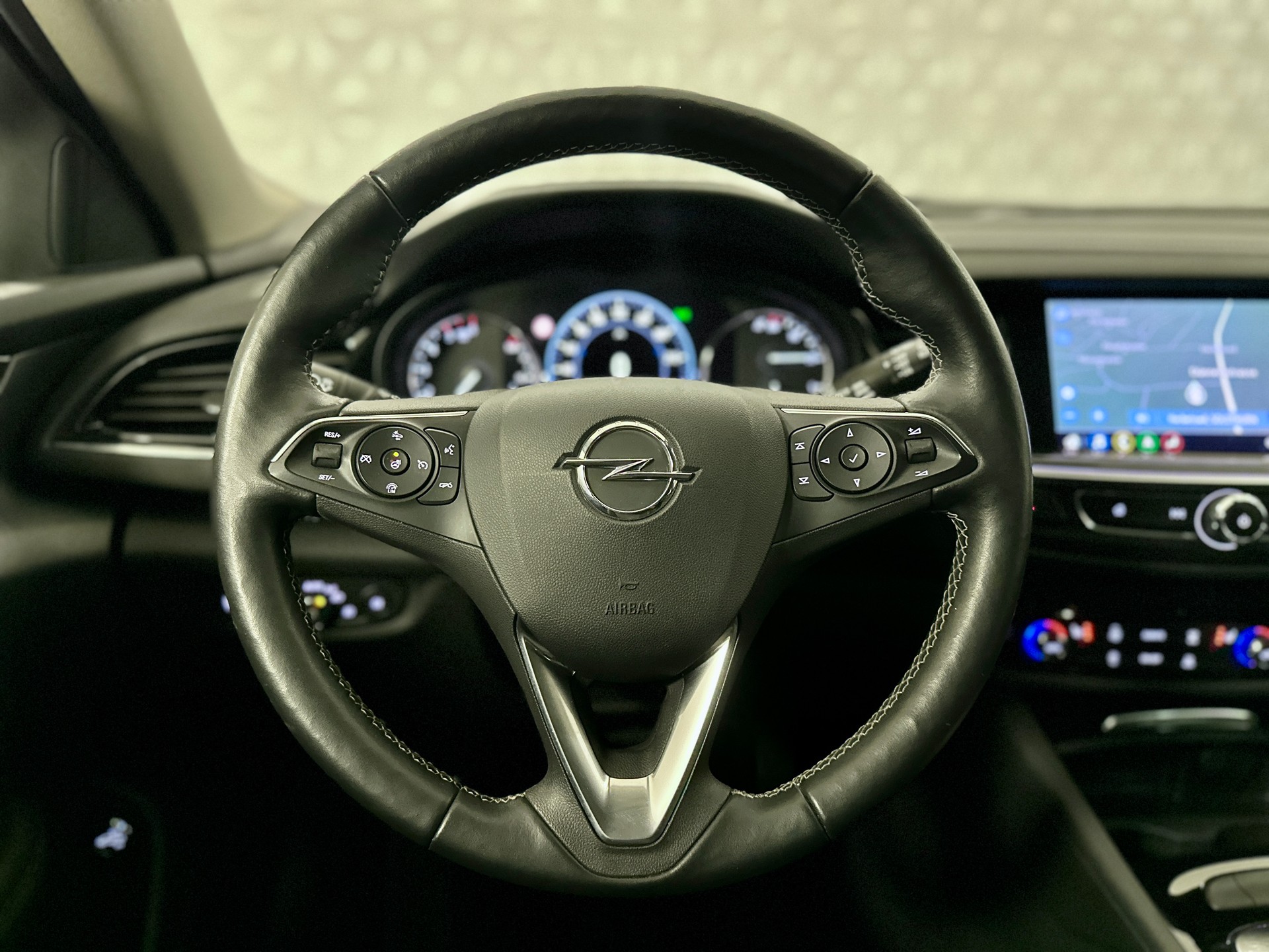 OPEL Insignia 1.6 CDTI Sports Tourer Edition Automatic-image-21