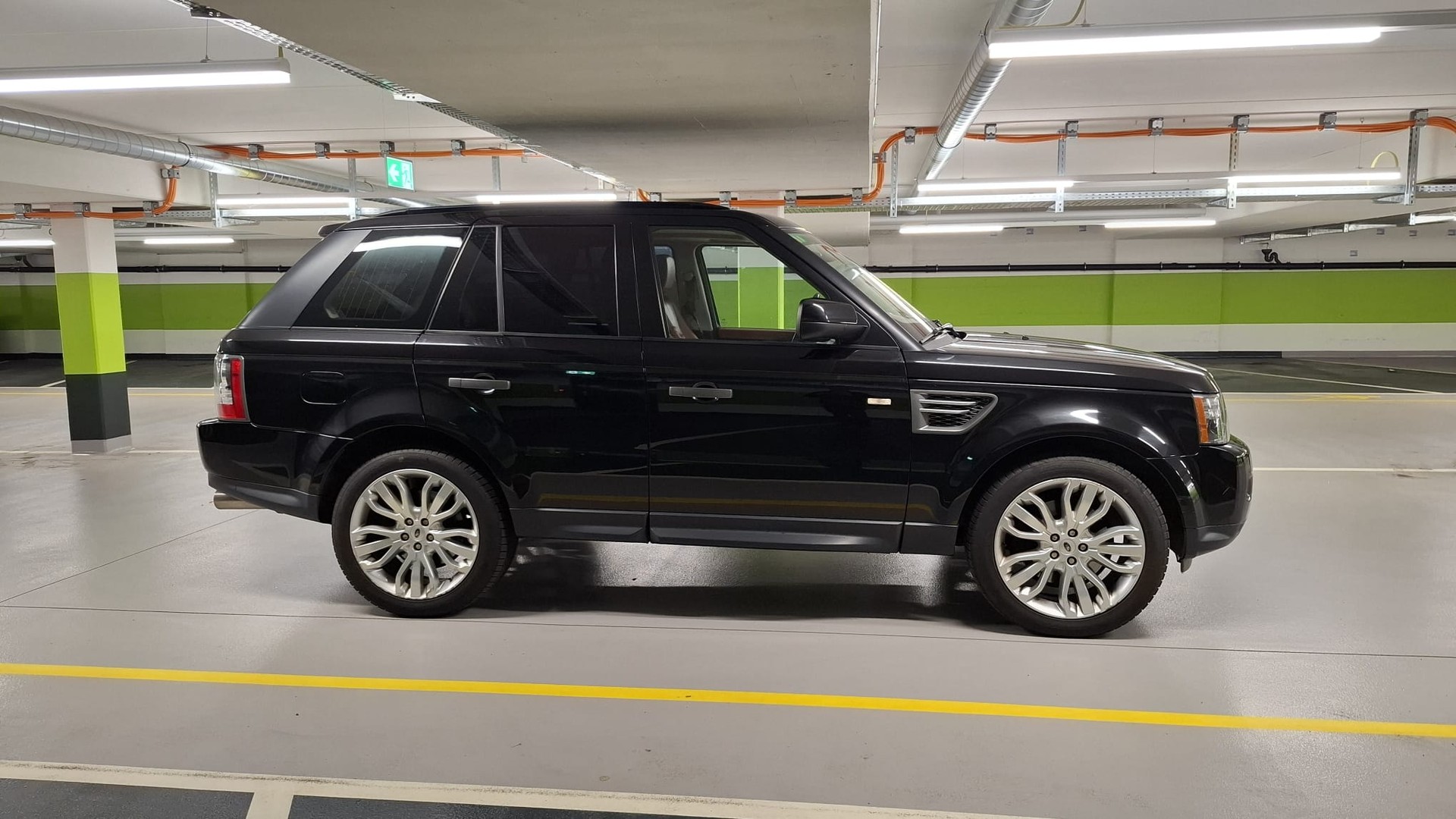LAND ROVER Range Rover Sport 3.0 TDV6 HSE Automatic-image-3