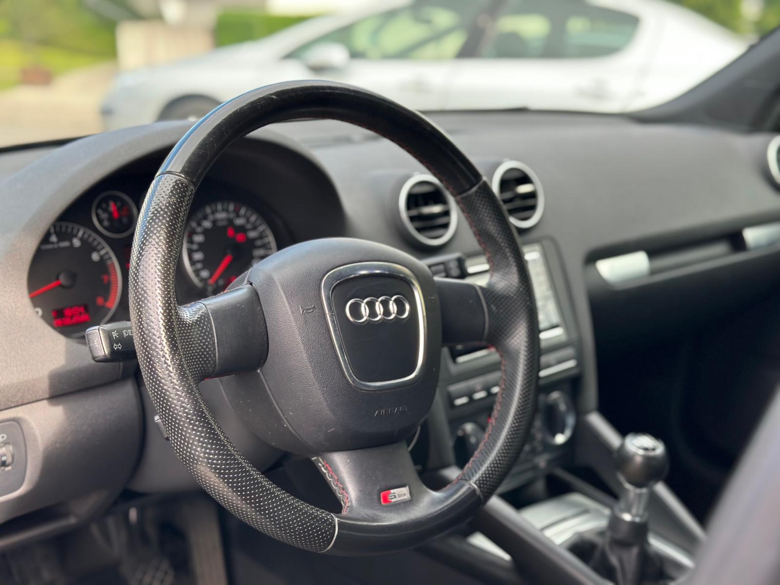 AUDI A3 Sportback 1.8 Turbo S-LINE-image-5