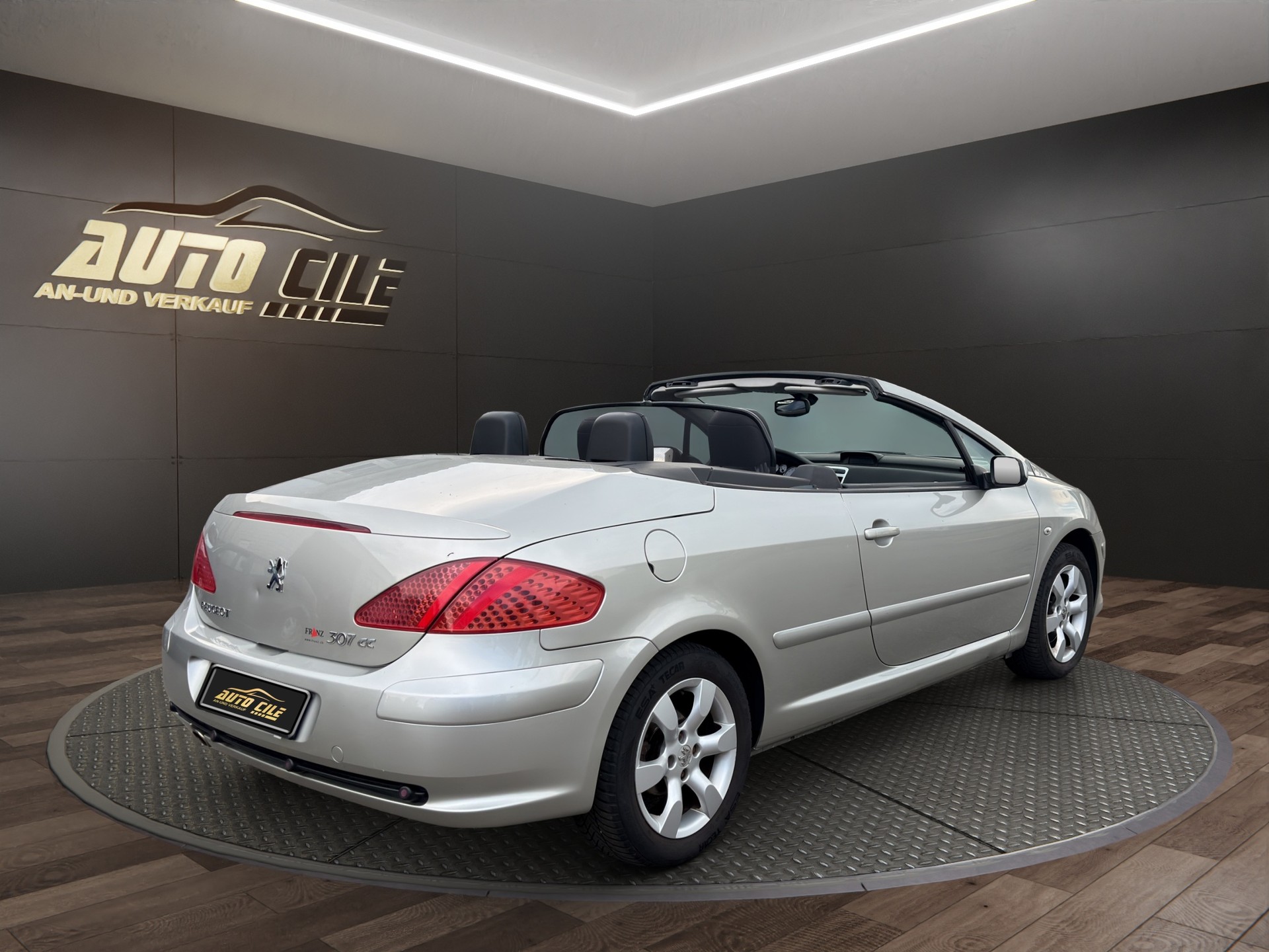 PEUGEOT 307 CC 2.0 16V Platinum Edition-image-7