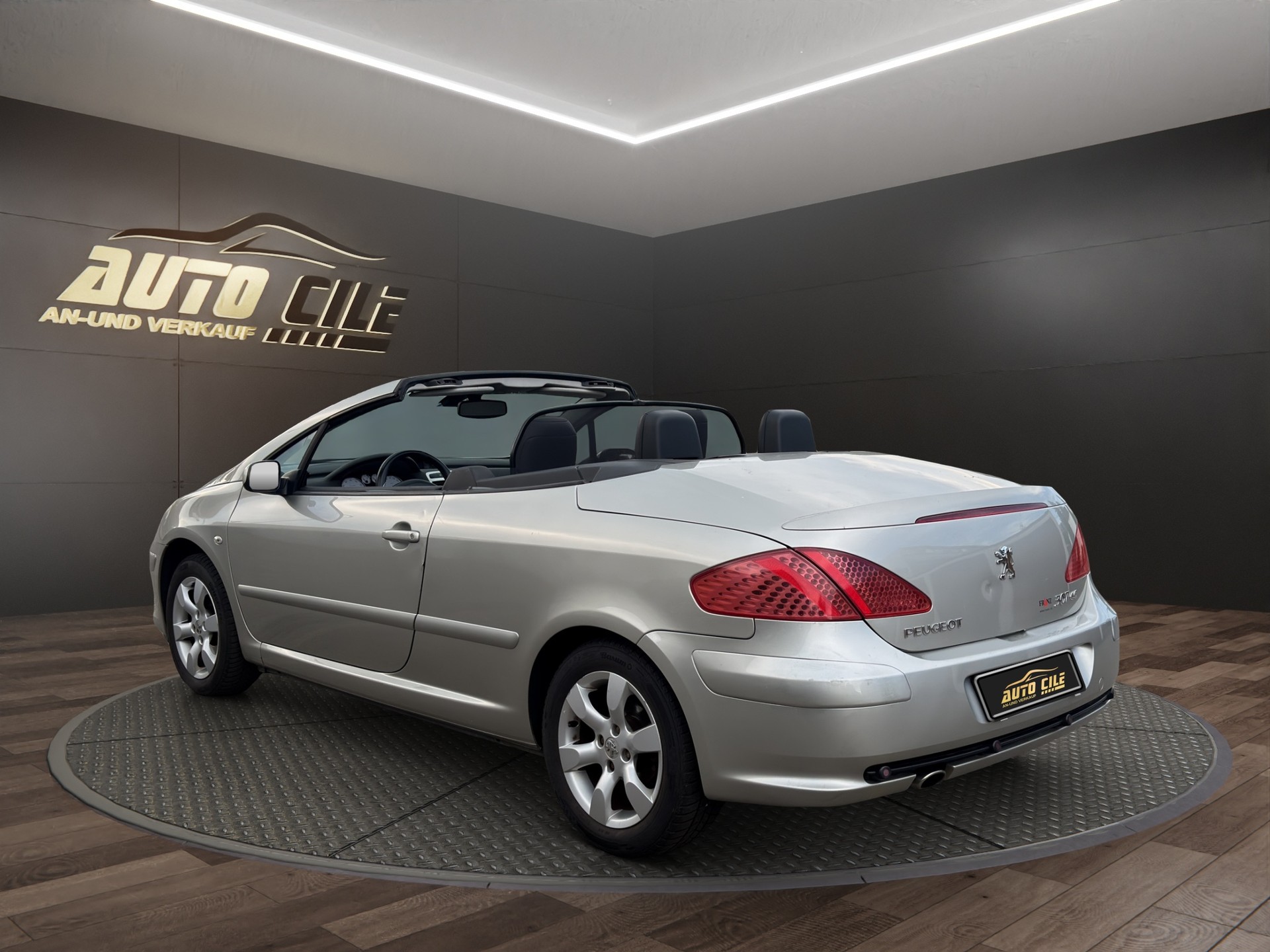 PEUGEOT 307 CC 2.0 16V Platinum Edition-image-5