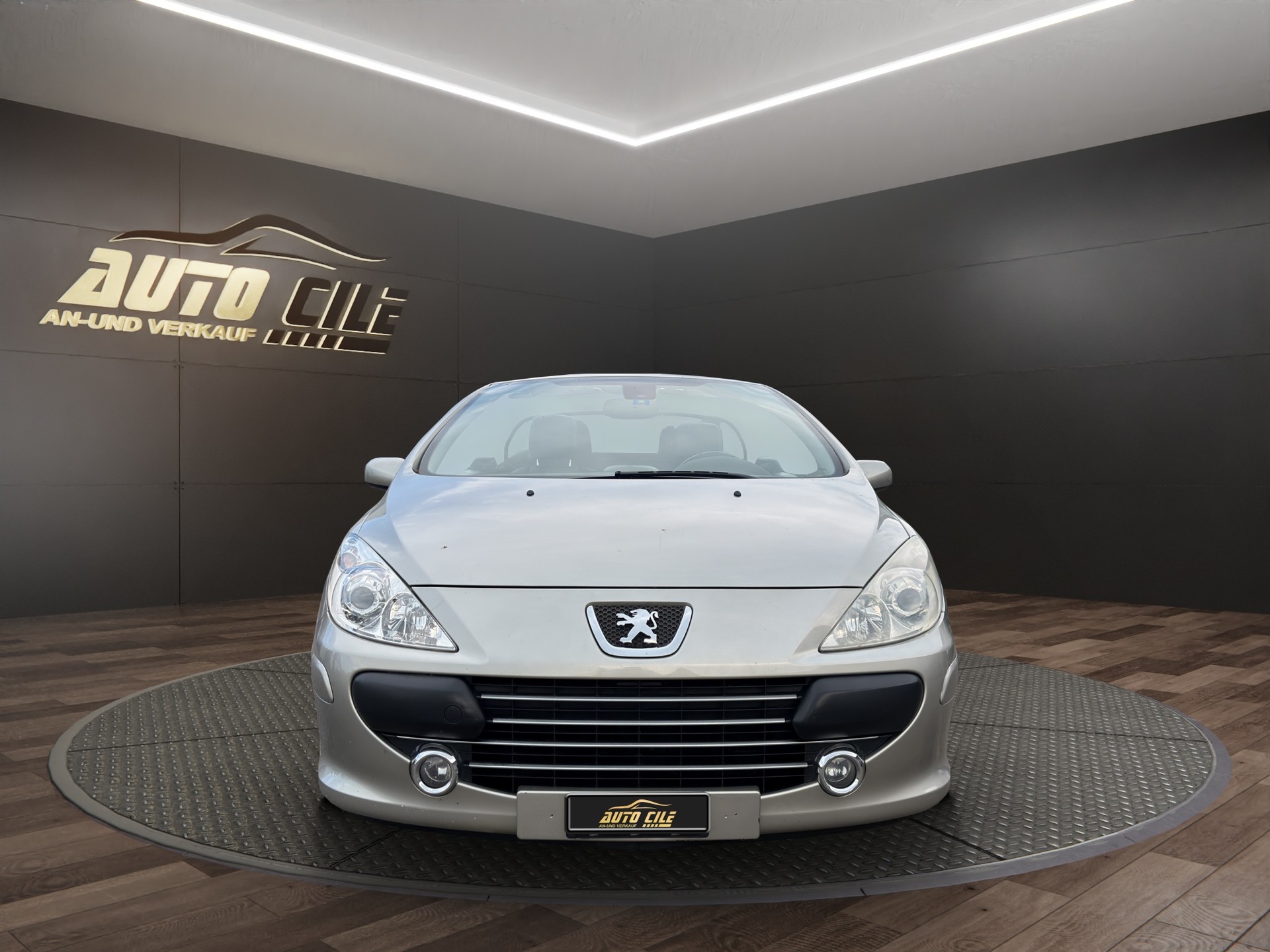 PEUGEOT 307 CC 2.0 16V Platinum Edition-image-1