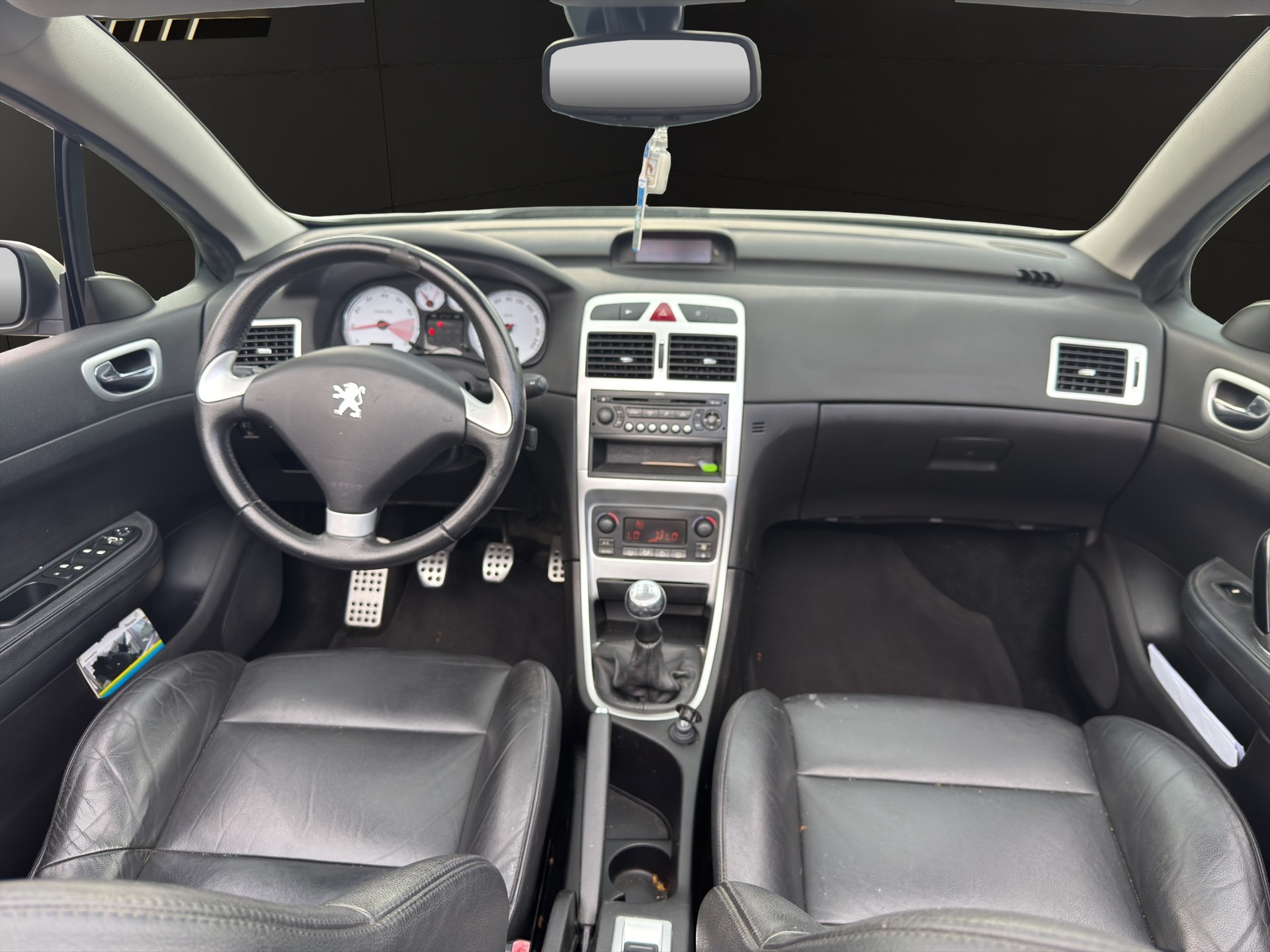 PEUGEOT 307 CC 2.0 16V Platinum Edition-image-10