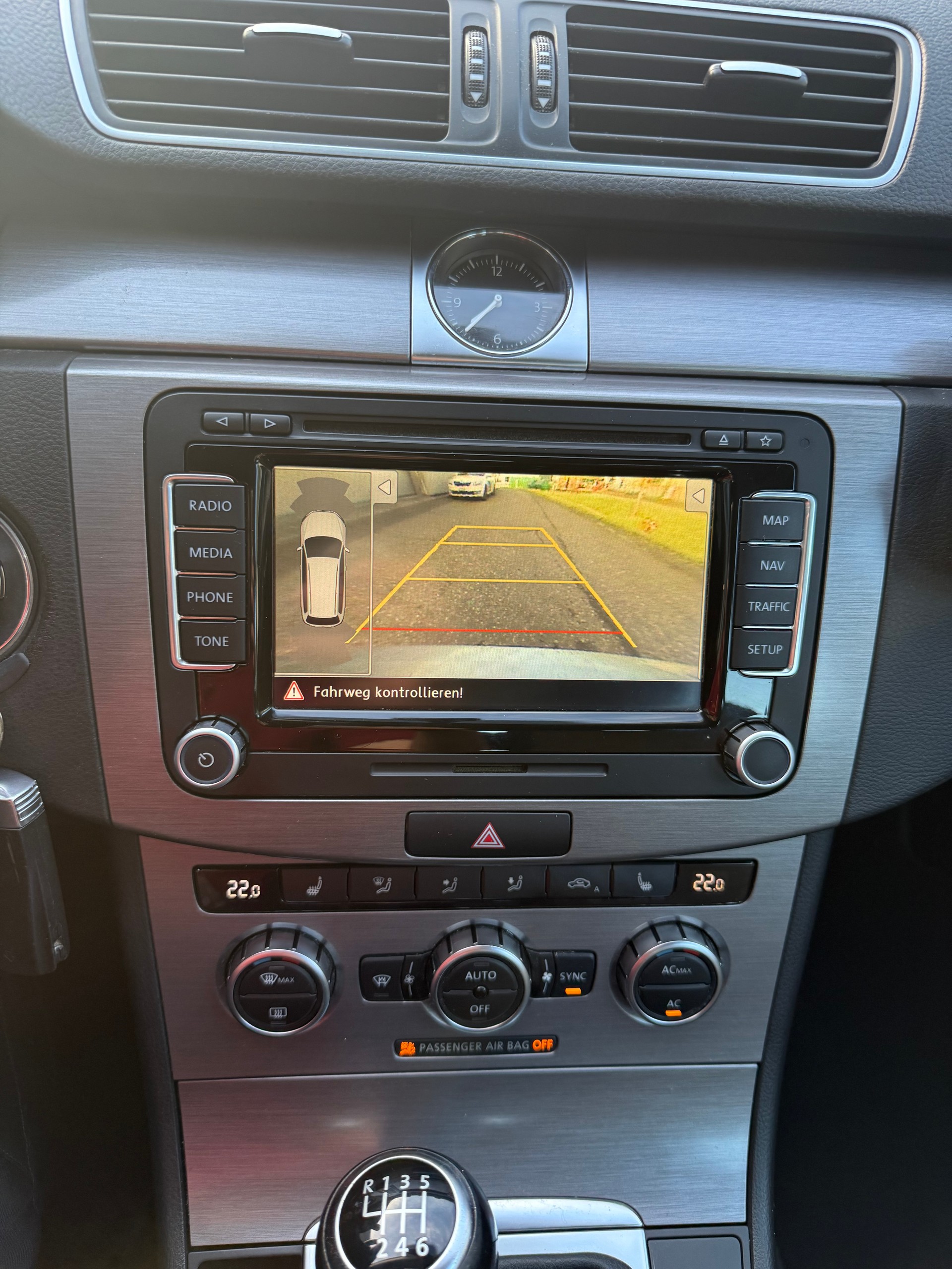 VW Passat Variant 2.0 TDI BMT Trendline-image-8