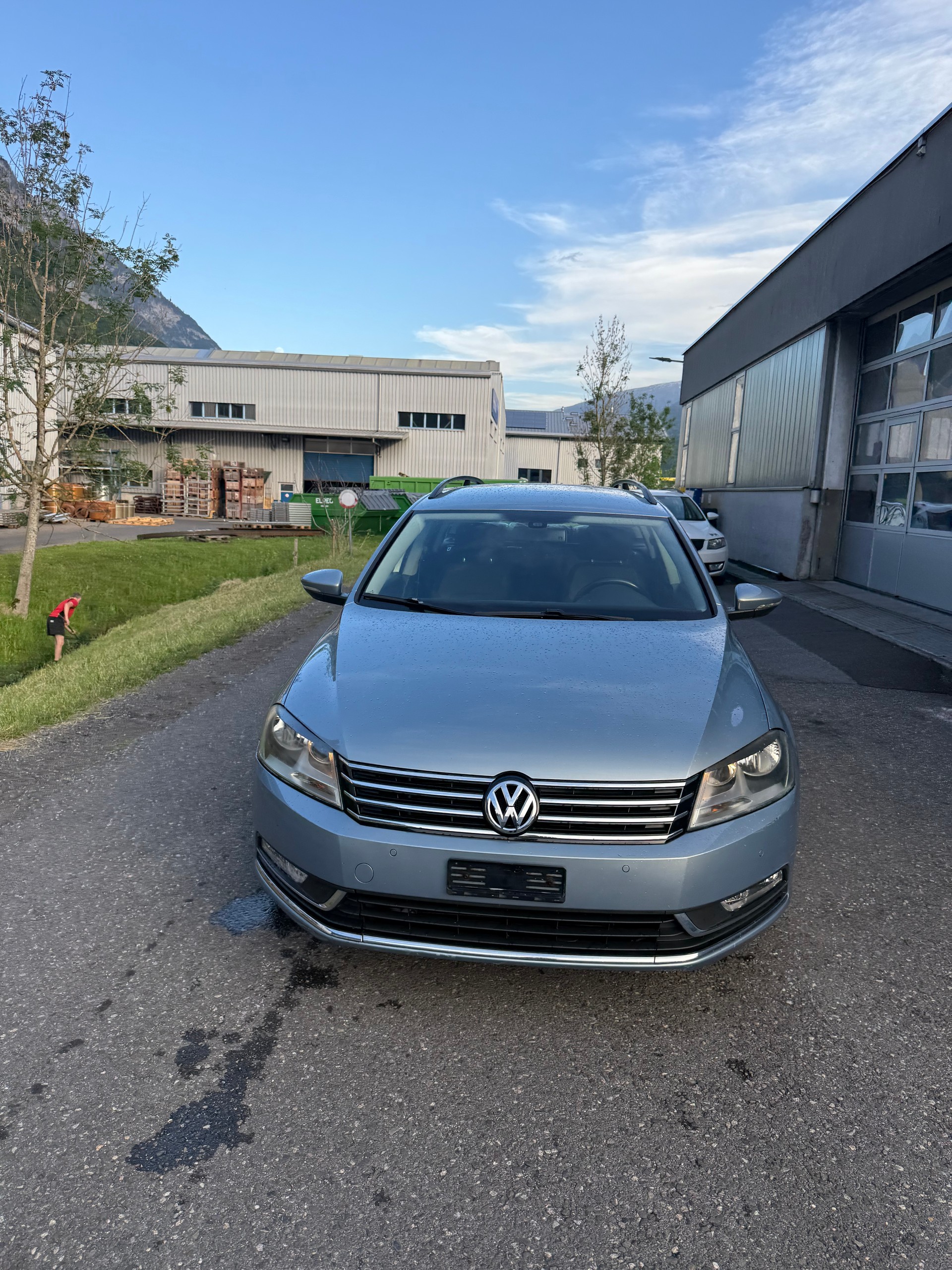 VW Passat Variant 2.0 TDI BMT Trendline-showroom-element-2