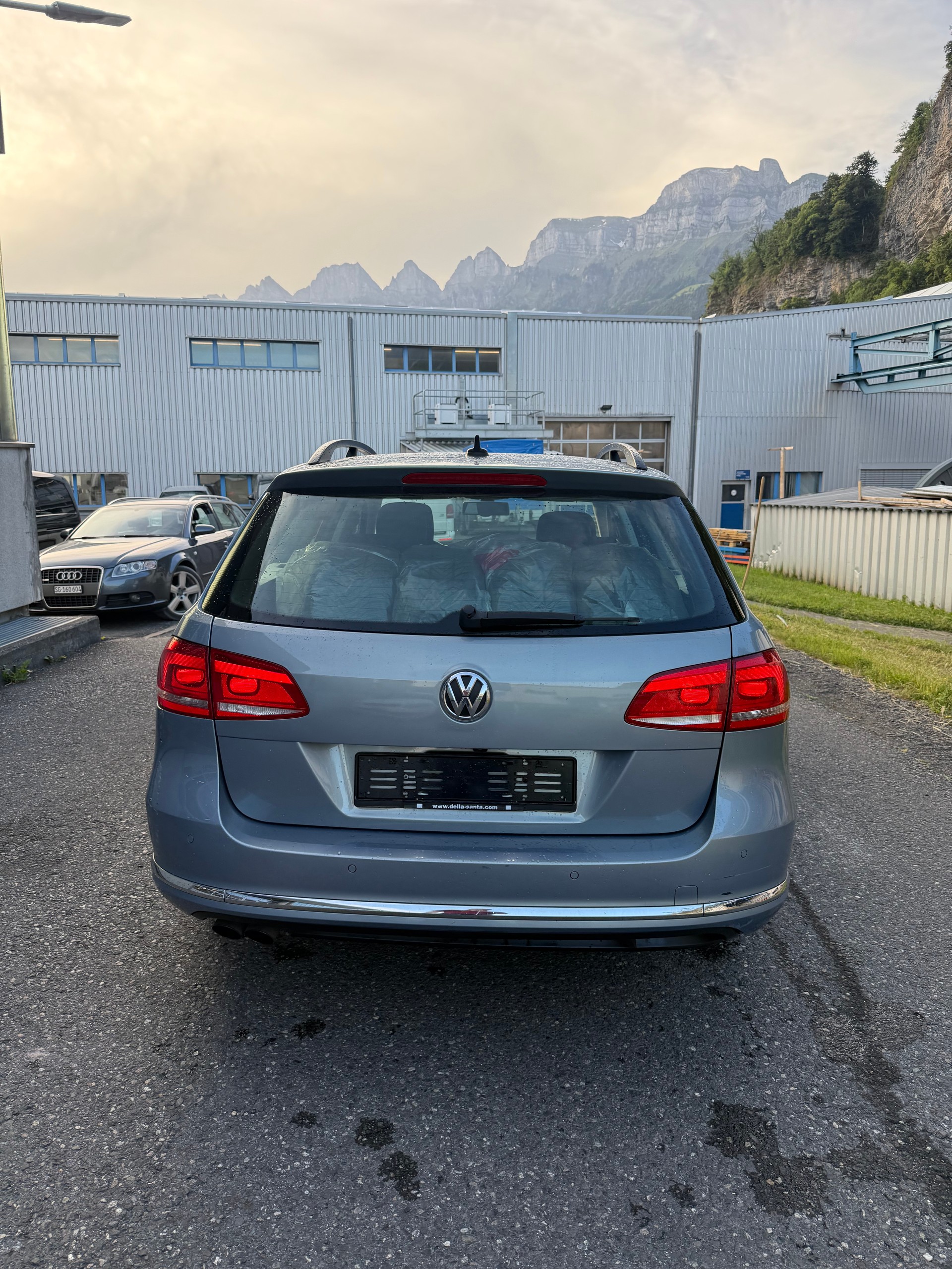 VW Passat Variant 2.0 TDI BMT Trendline-image-14