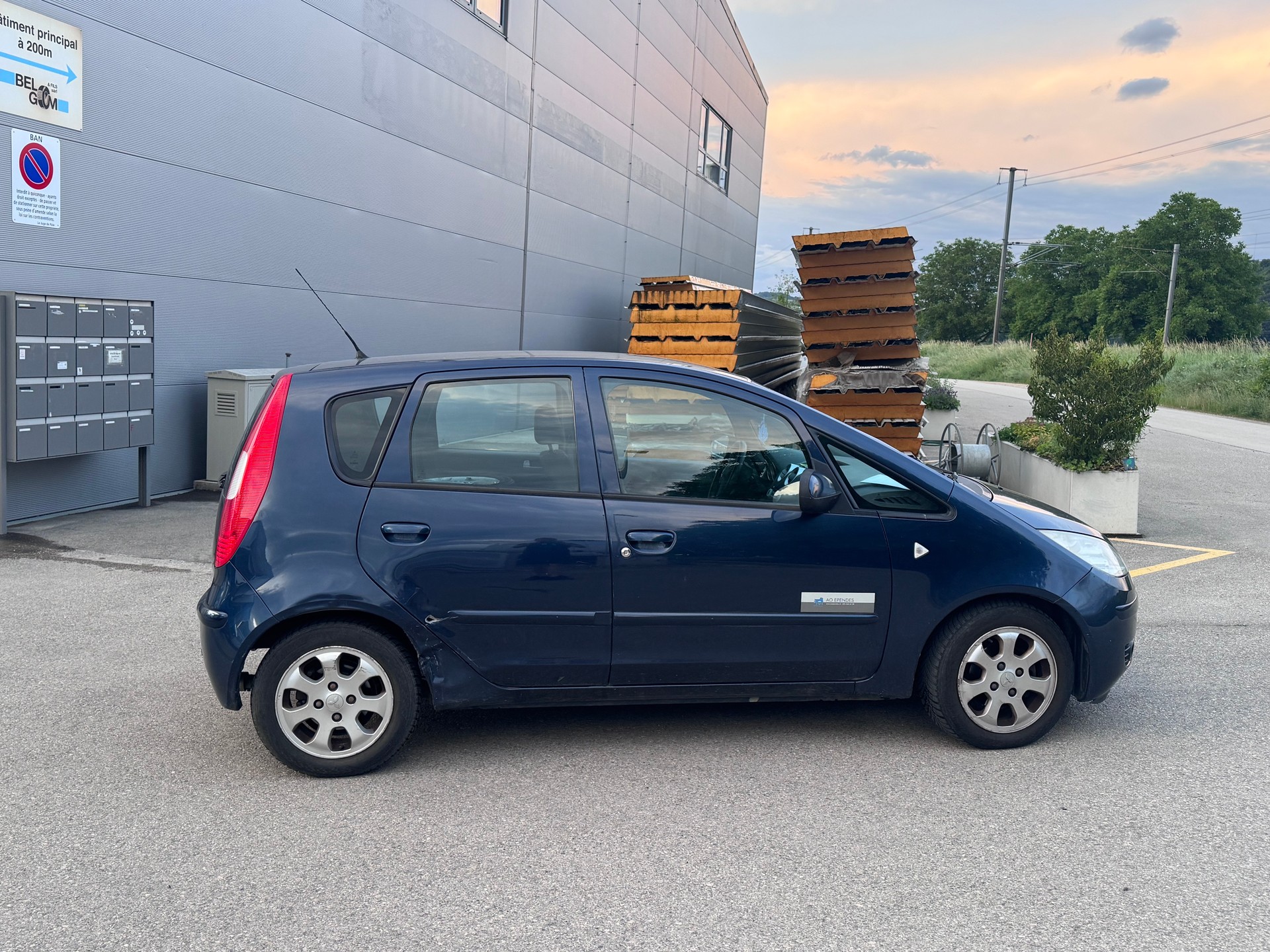 MITSUBISHI Colt 1.5 16V Invite - Automatique - Expertise minimum 20mois-showroom-element-2