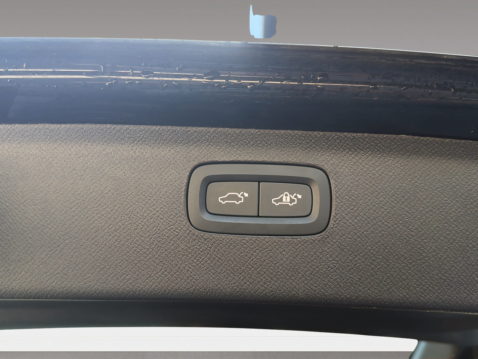VOLVO XC90 2.0 T8 TE Plus Dark eAWD-image-7