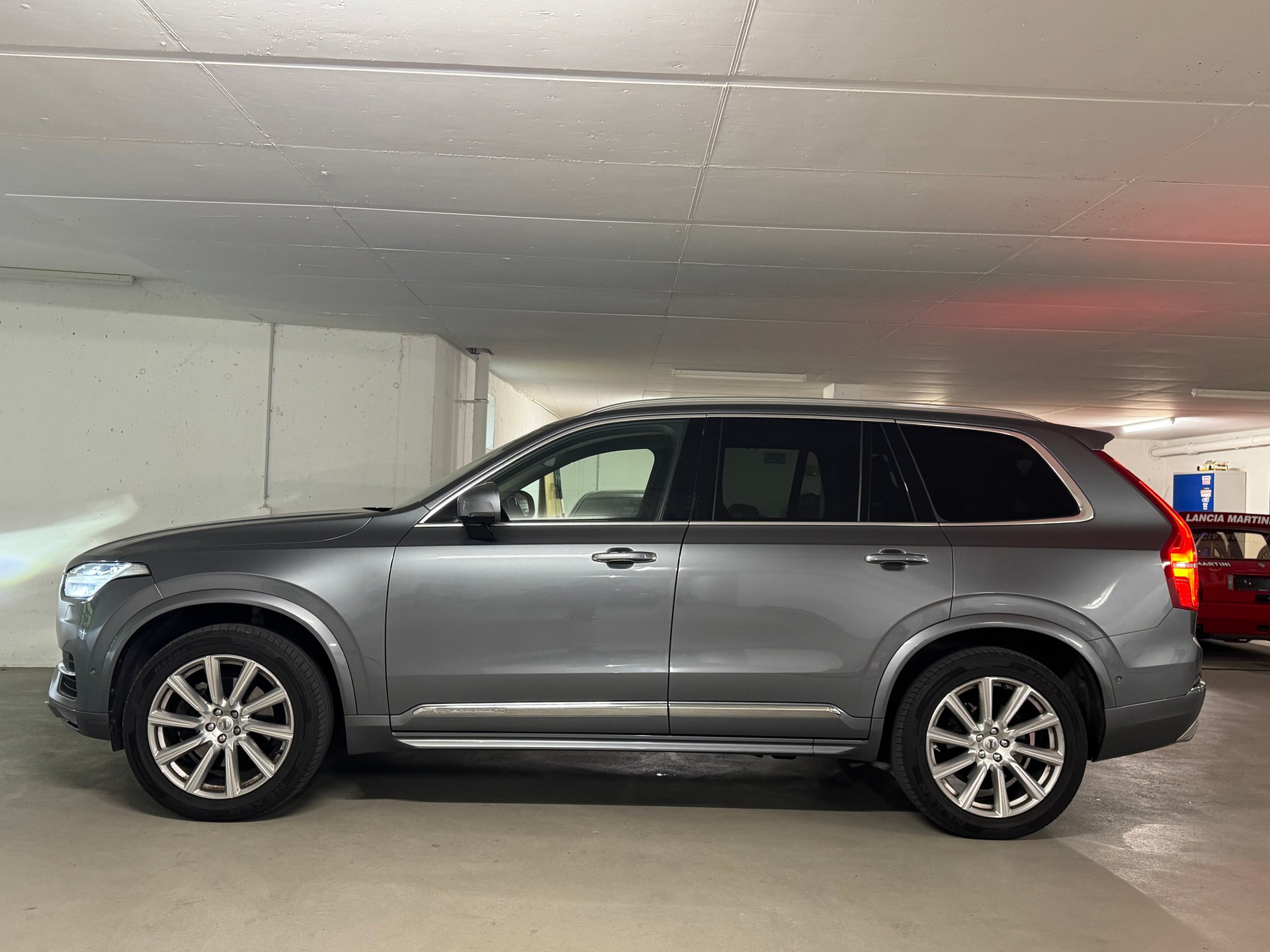 VOLVO XC90 D5 AWD Inscription Geartronic-image-3