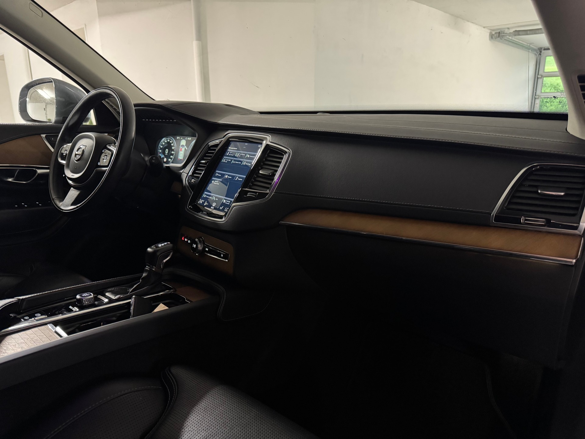 VOLVO XC90 D5 AWD Inscription Geartronic-image-12