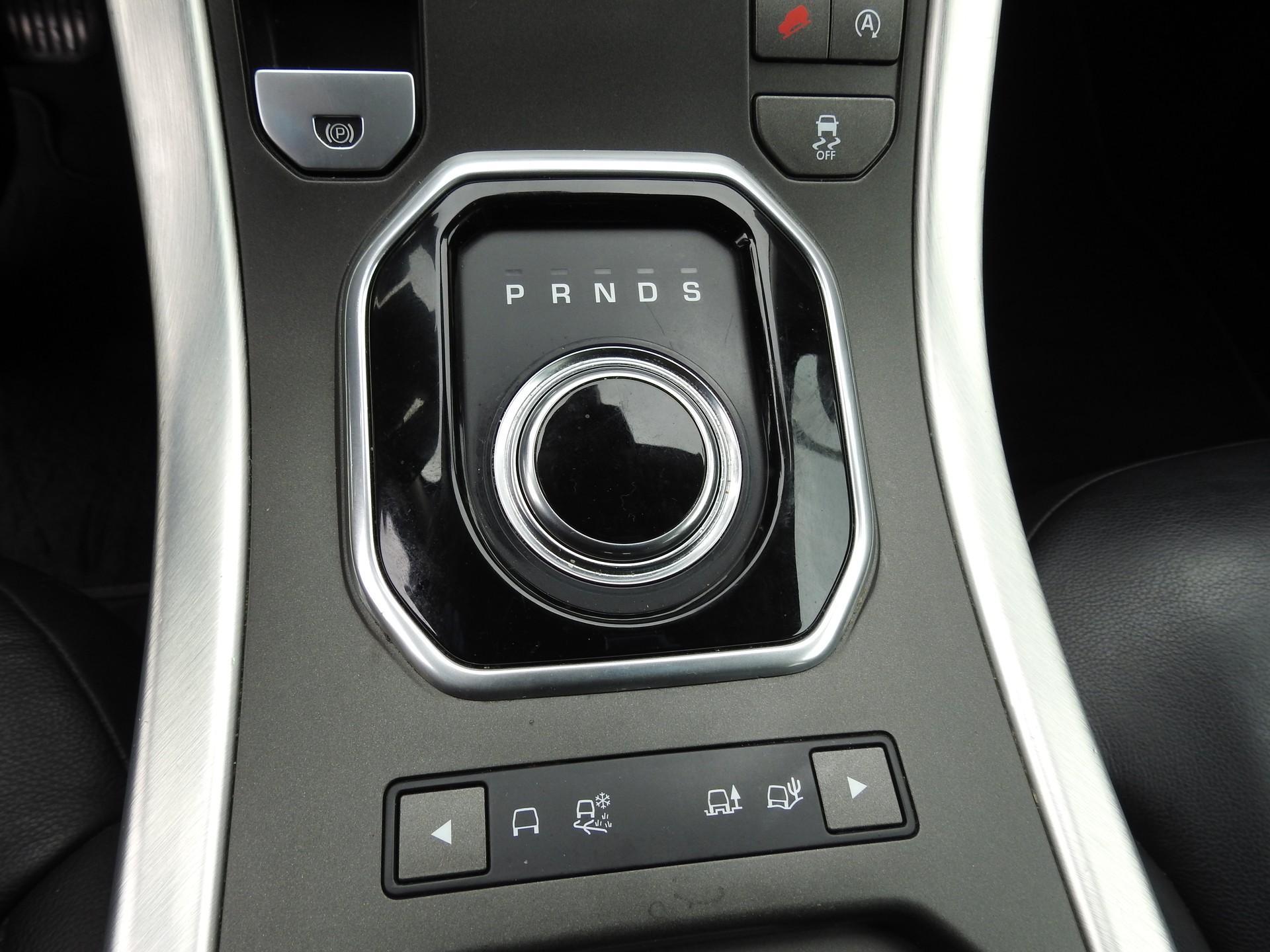 LAND ROVER Range Rover Evoque 2.0 TD4 HSE Dynamic AT9-image-21