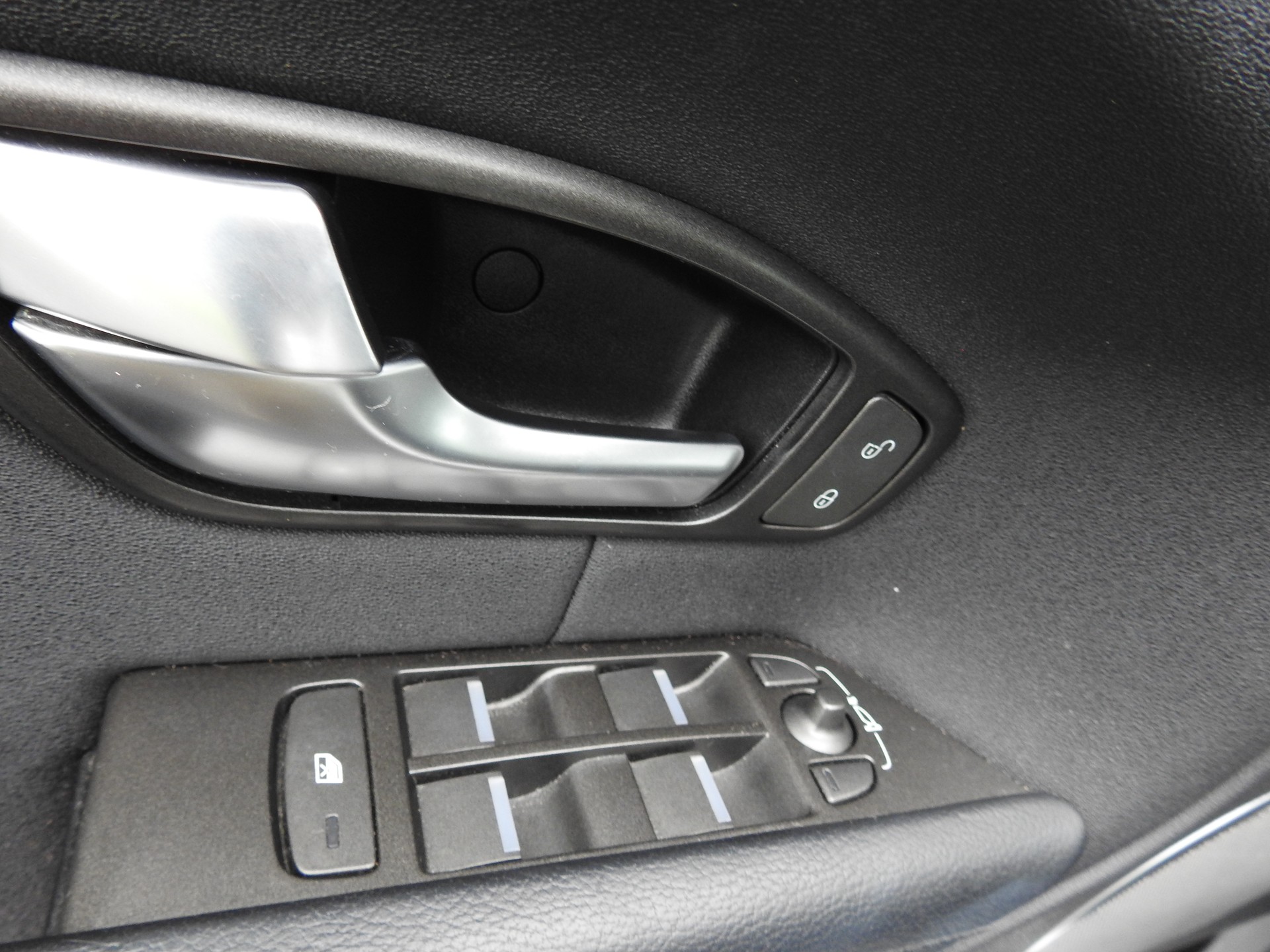 LAND ROVER Range Rover Evoque 2.0 TD4 HSE Dynamic AT9-image-14