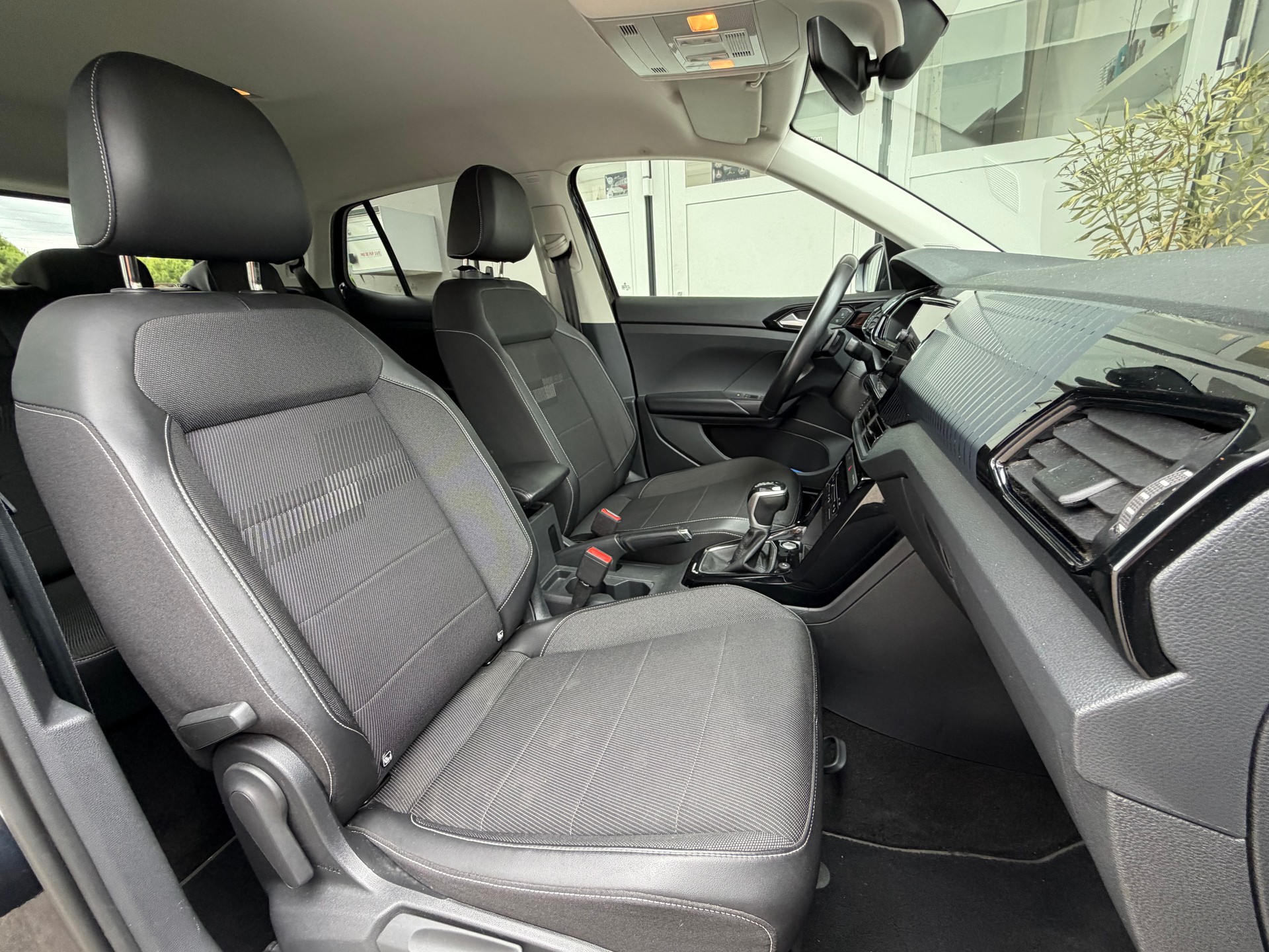 VW T-Cross 1.0 TSI Life DSG-image-8
