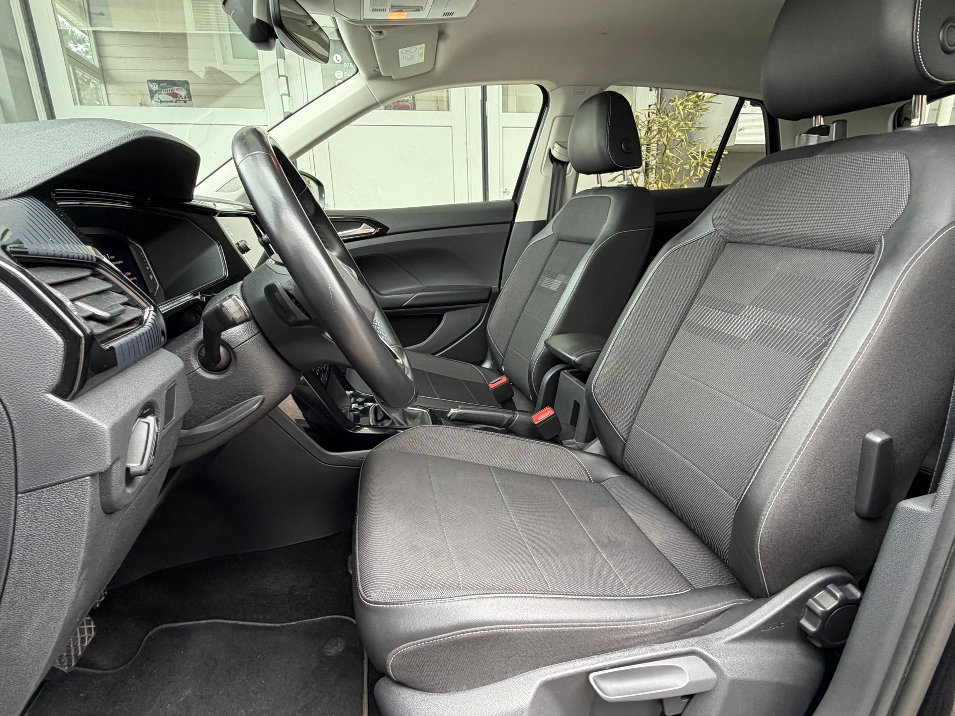 VW T-Cross 1.0 TSI Life DSG-image-6