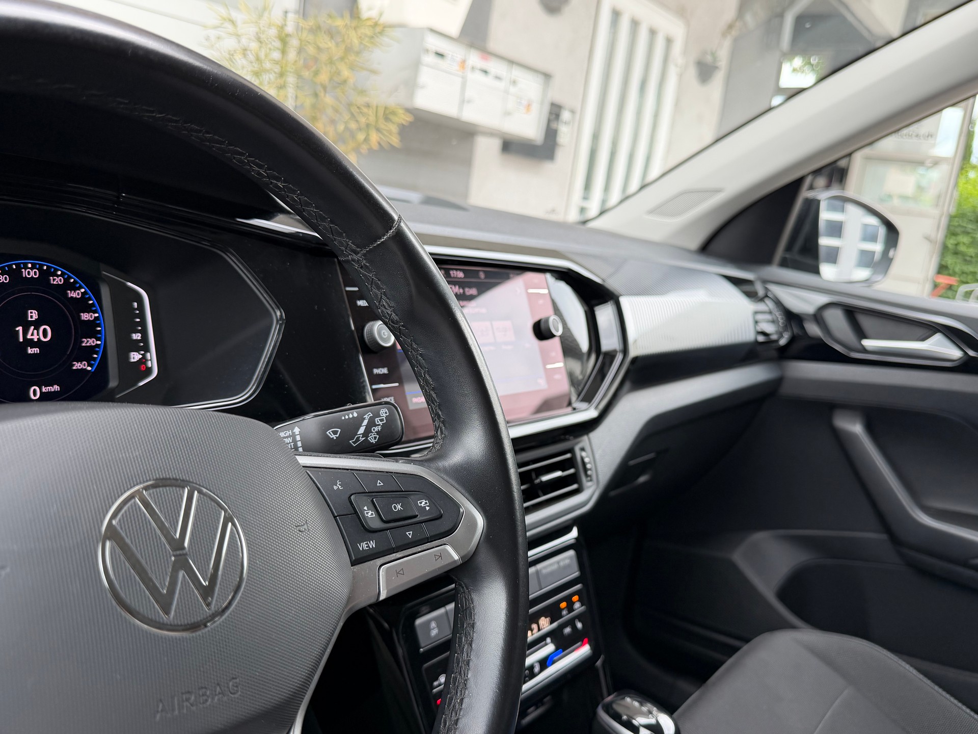 VW T-Cross 1.0 TSI Life DSG-image-12