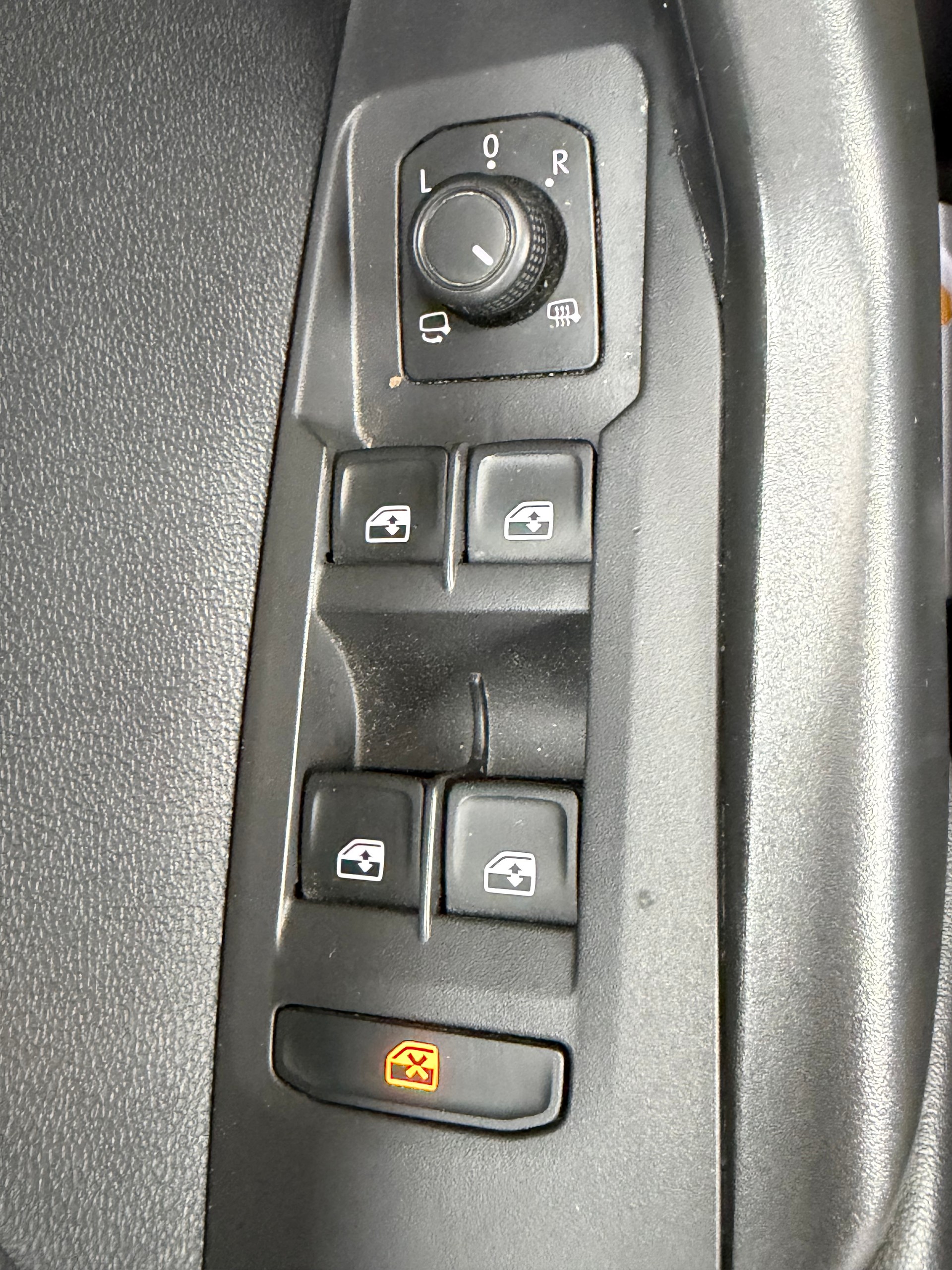 VW T-Cross 1.0 TSI Life DSG-image-13