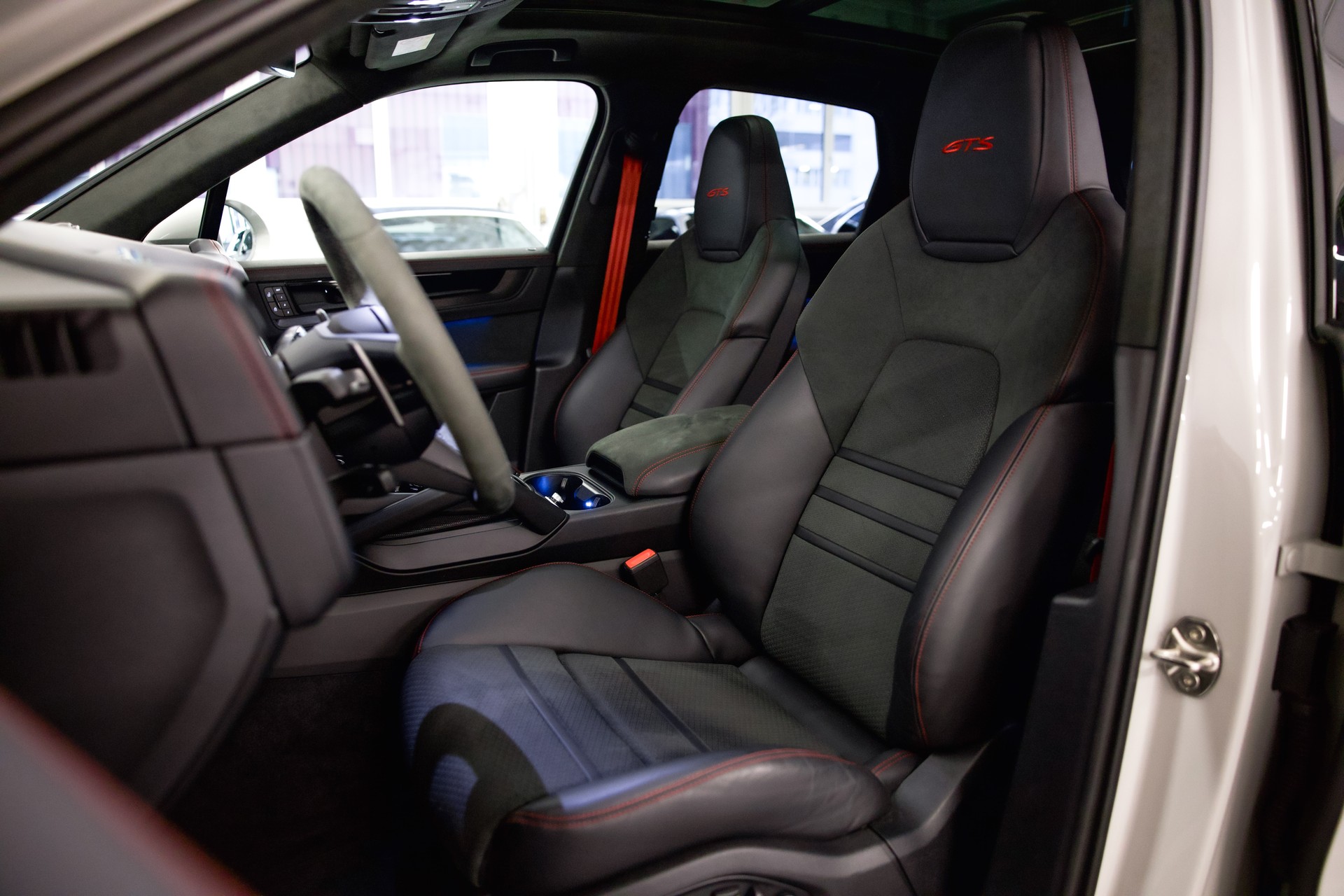 PORSCHE Cayenne GTS Tiptronic-image-20