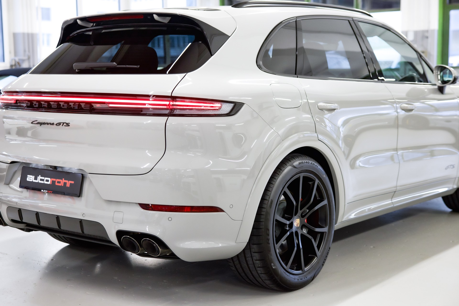 PORSCHE Cayenne GTS Tiptronic-image-12