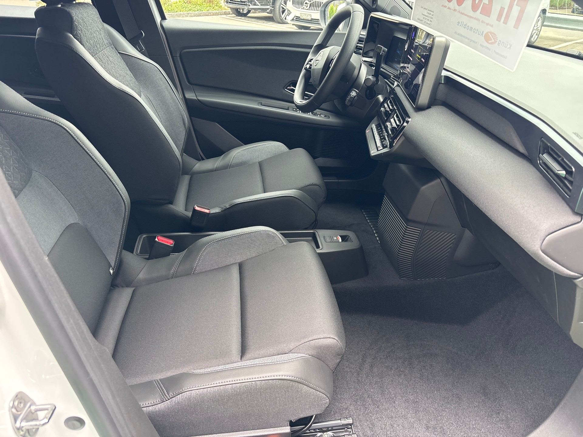NISSAN Micra 40kWh Engage-image-14