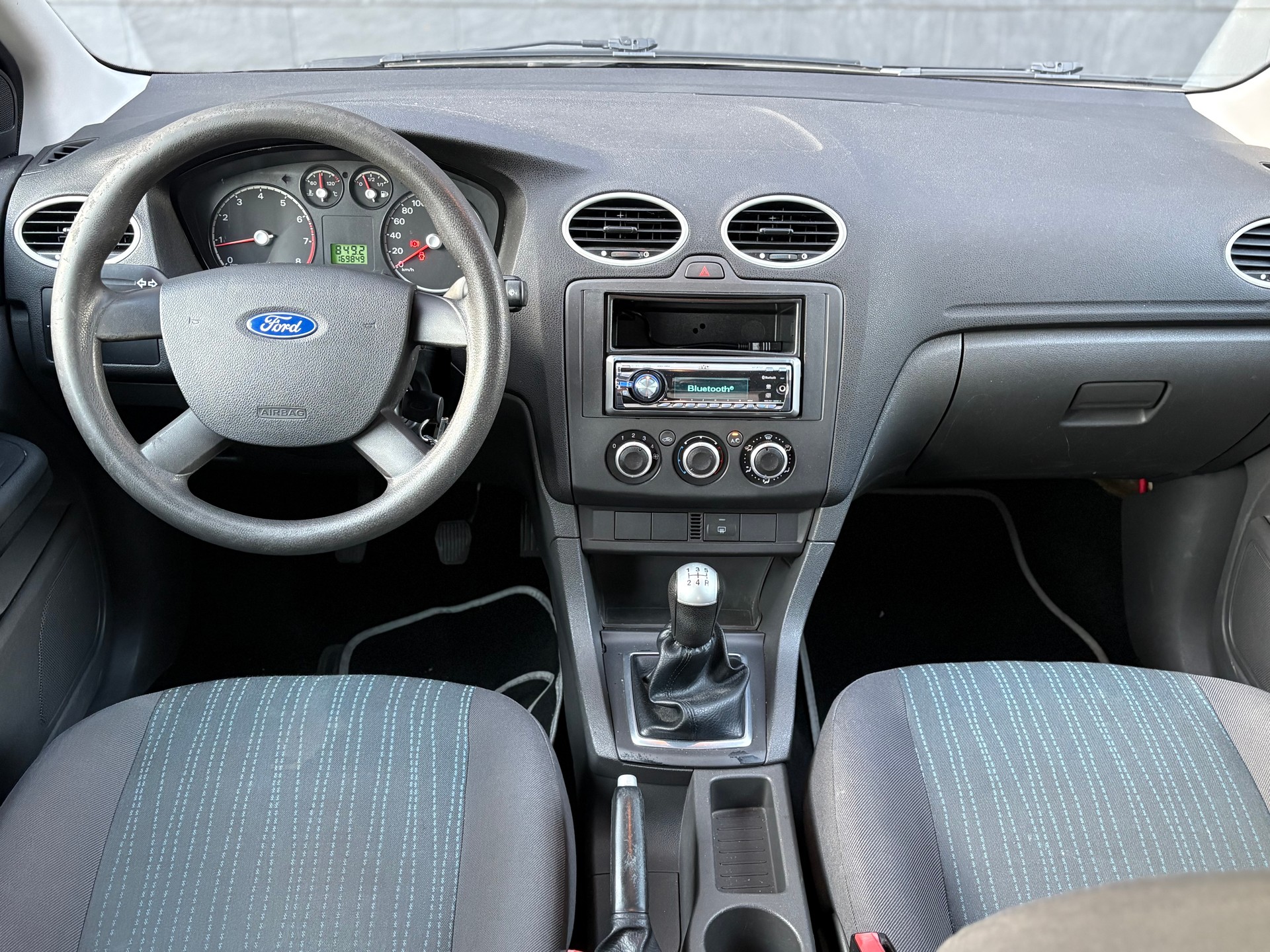 FORD Focus 1.4i Ambiente-image-8