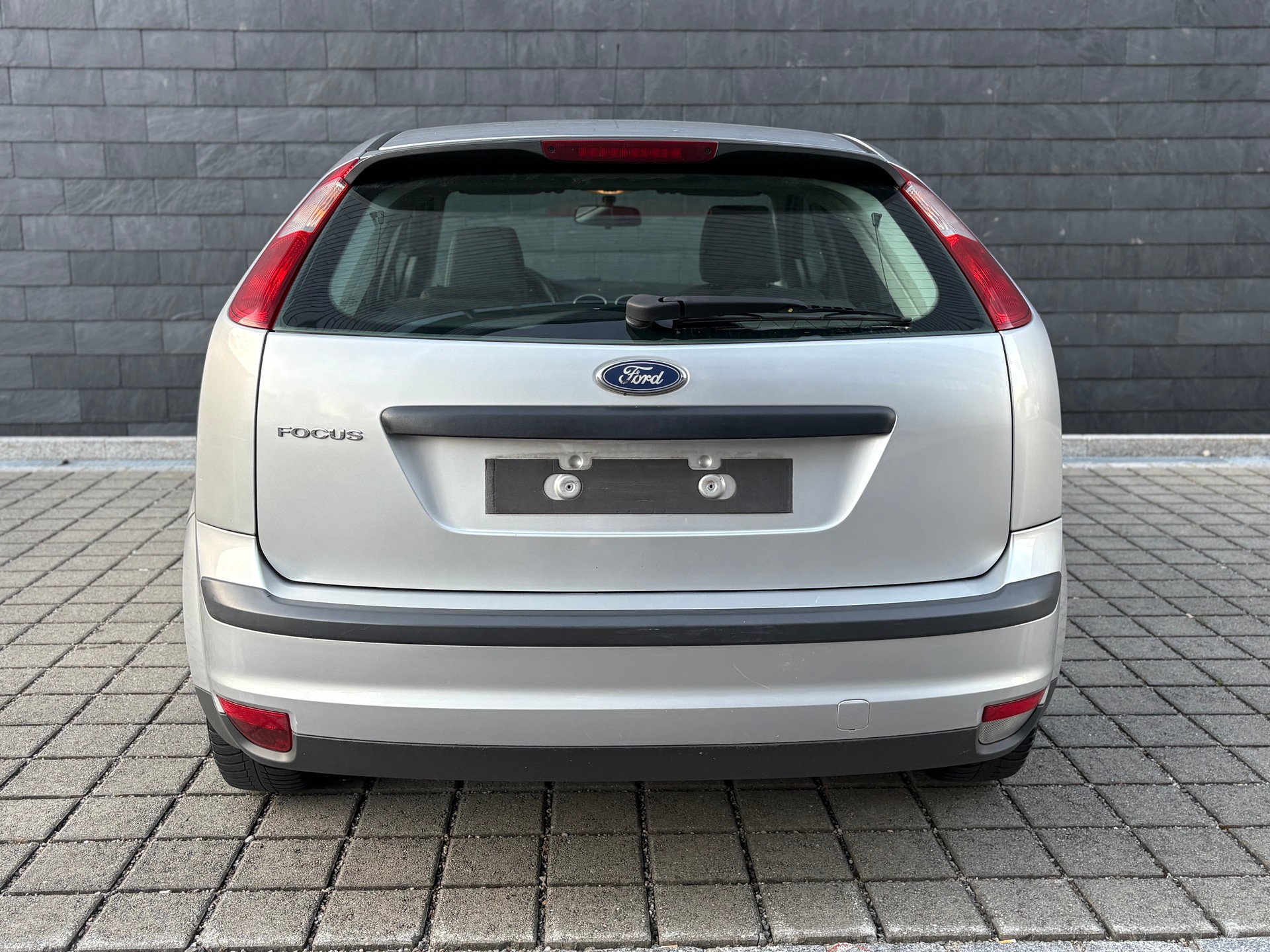 FORD Focus 1.4i Ambiente-image-6
