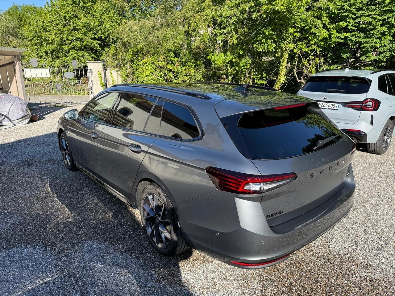 SKODA Superb Combi 1.5 TSI PHEV Sportline DSG *TOP-Ausstattung * 5 Jahre Werks-Garantie-showroom-element-3