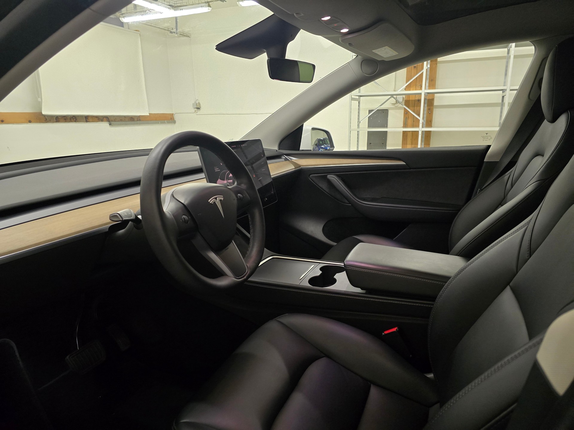 TESLA Model Y Long Range-image-10
