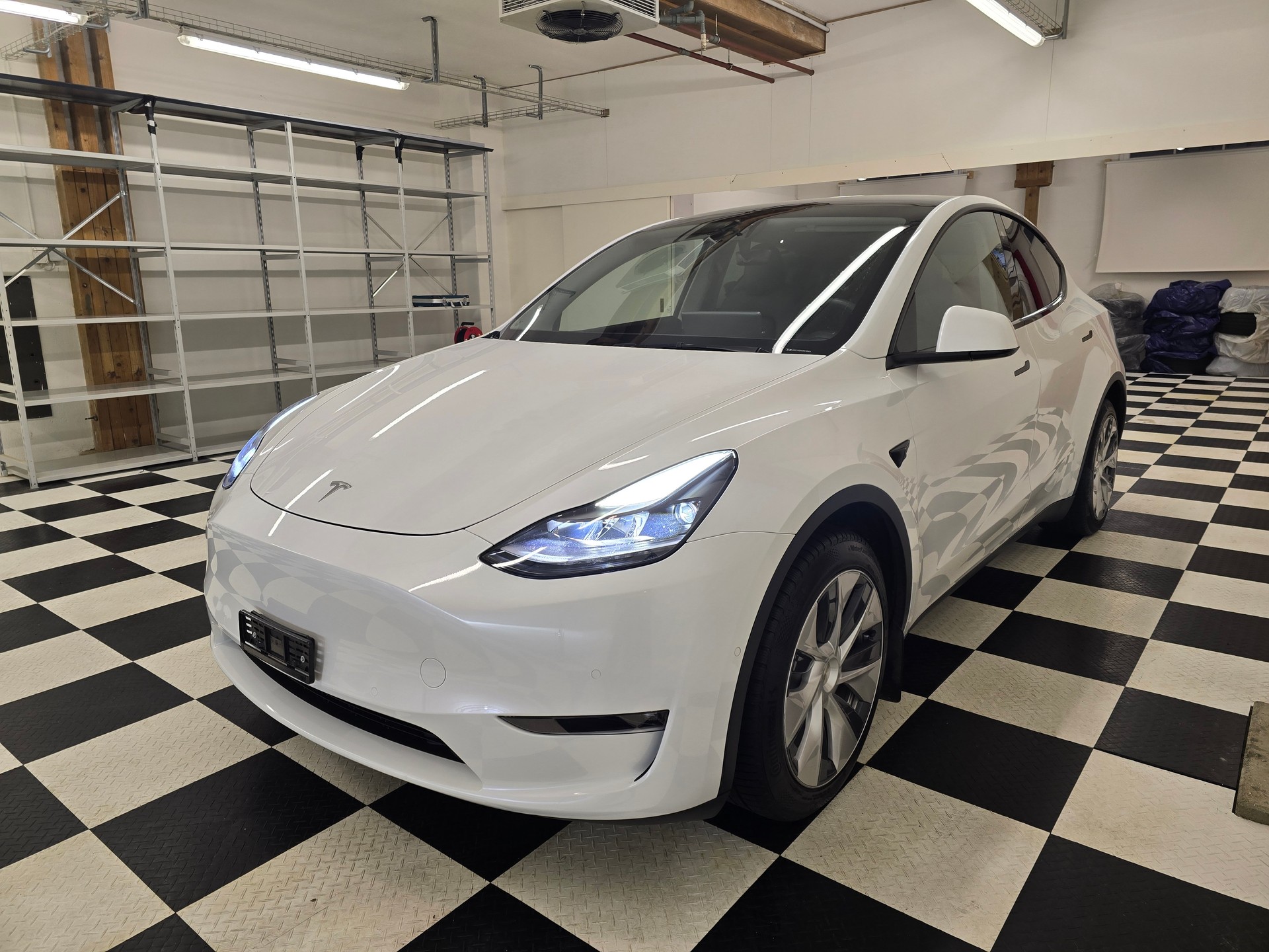 TESLA Model Y Long Range-image-3