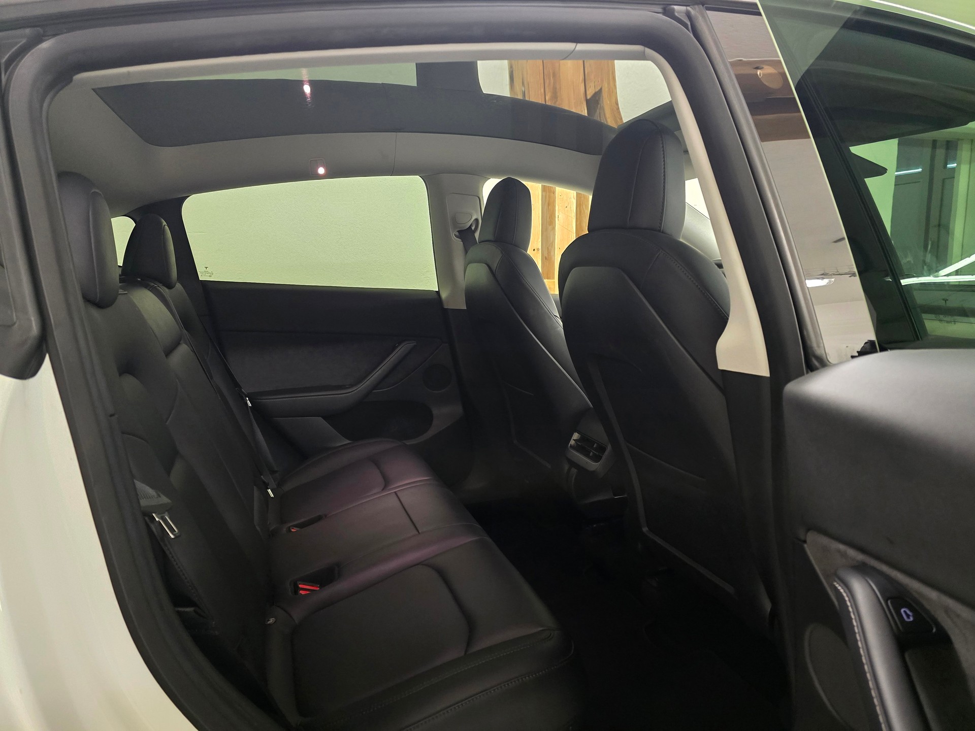 TESLA Model Y Long Range-image-14