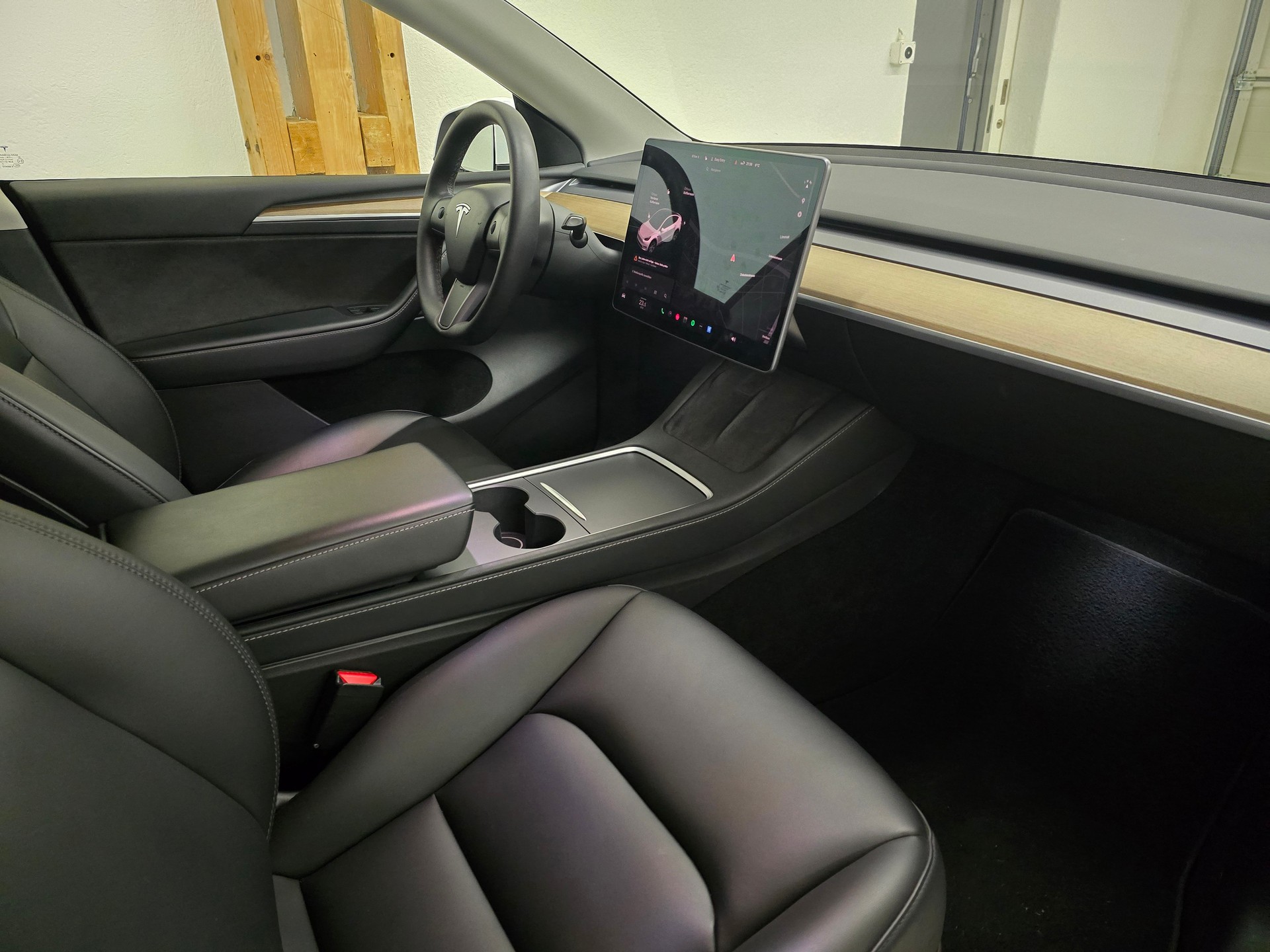 TESLA Model Y Long Range-image-13