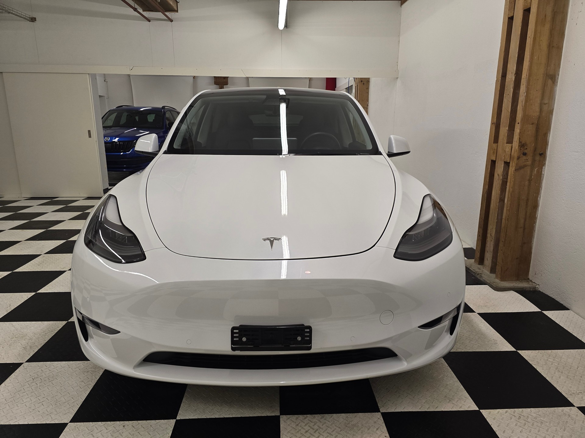 TESLA Model Y Long Range-image-2