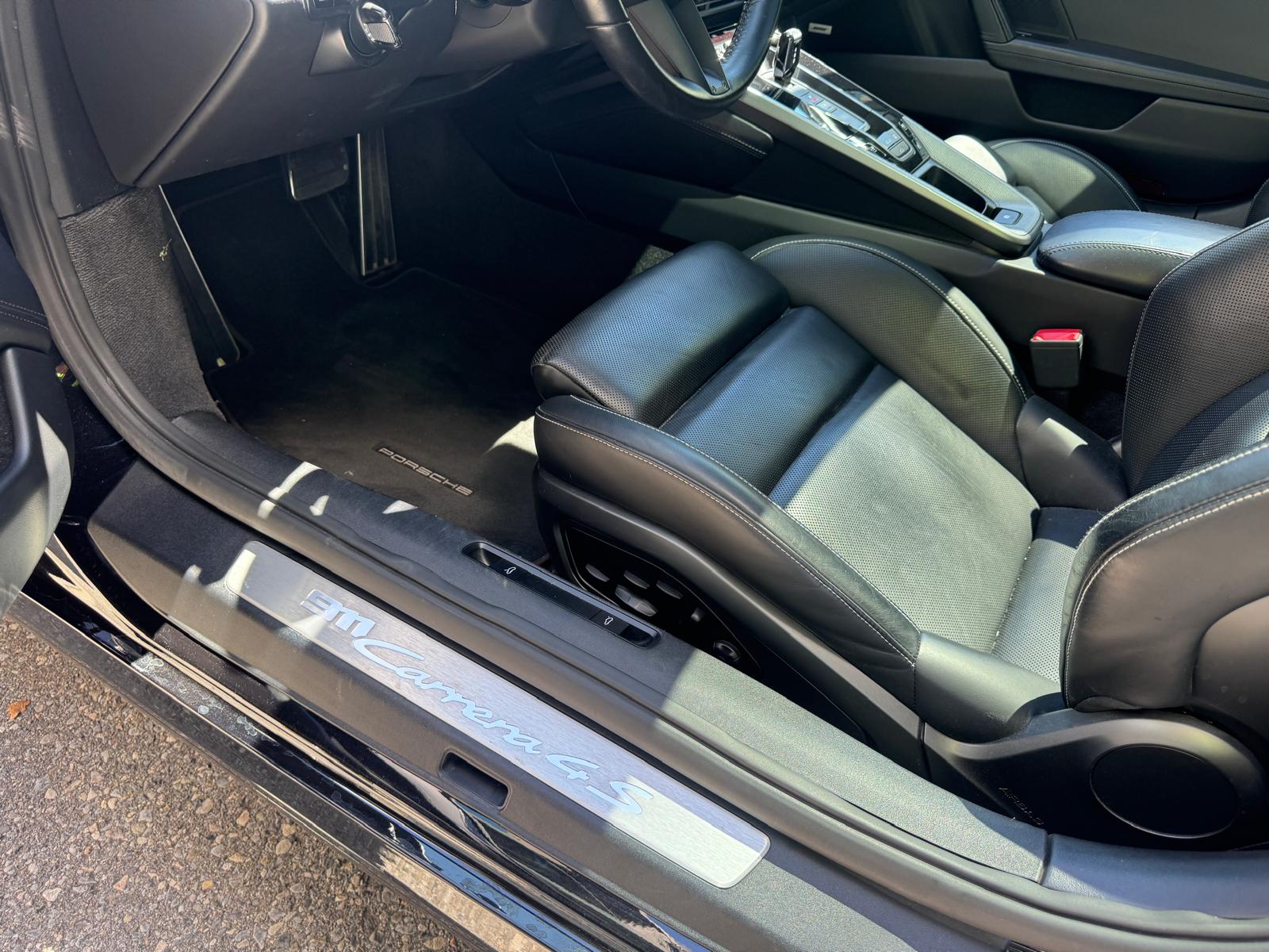 PORSCHE 911 Carrera 4S PDK-image-15